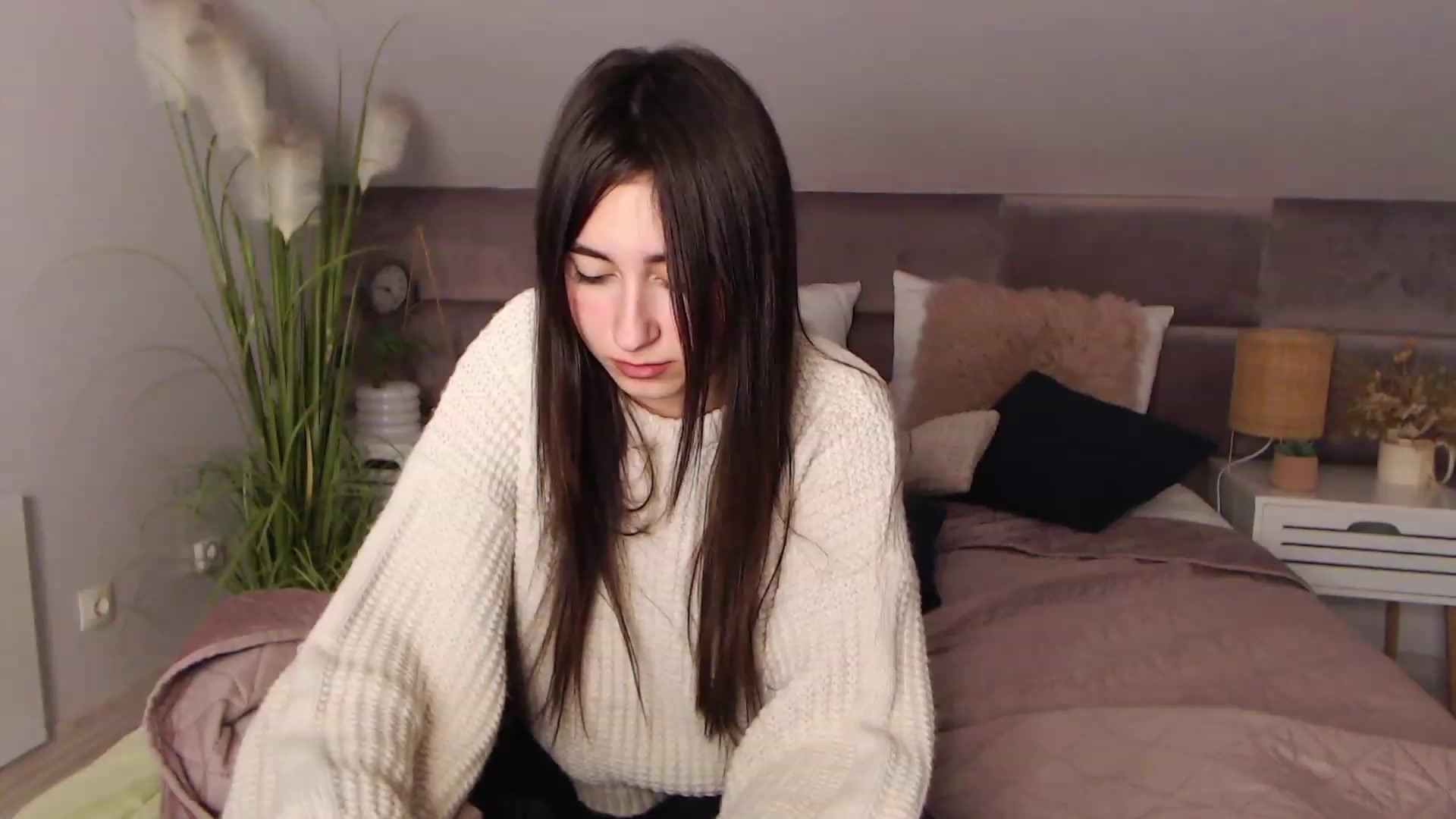 Gallery image thumbnail from SofiGrace's myfreecams stream on, 11/24/2022, 24:52 image 15 of 20