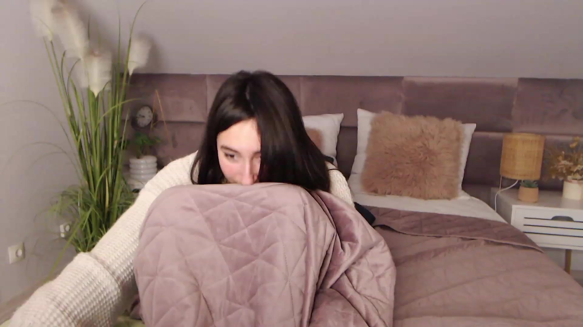 Gallery image thumbnail from SofiGrace's myfreecams stream on, 11/24/2022, 01:19 image 9 of 20
