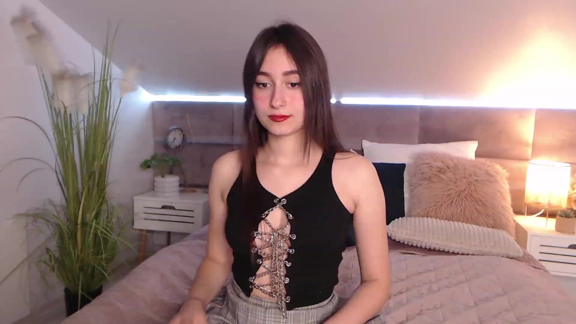 Gallery image thumbnail from SofiGrace's myfreecams stream on, 11/24/2022, 22:56 image 15 of 20