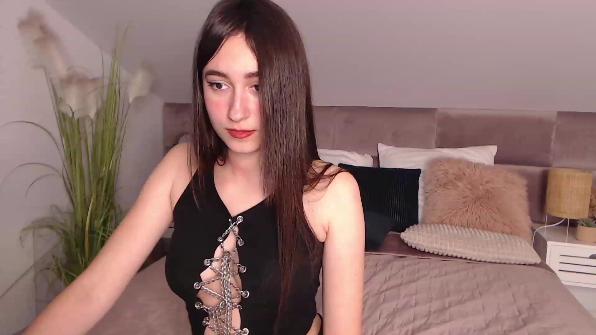 Gallery image thumbnail from SofiGrace's myfreecams stream on, 11/24/2022, 22:56 image 3 of 20