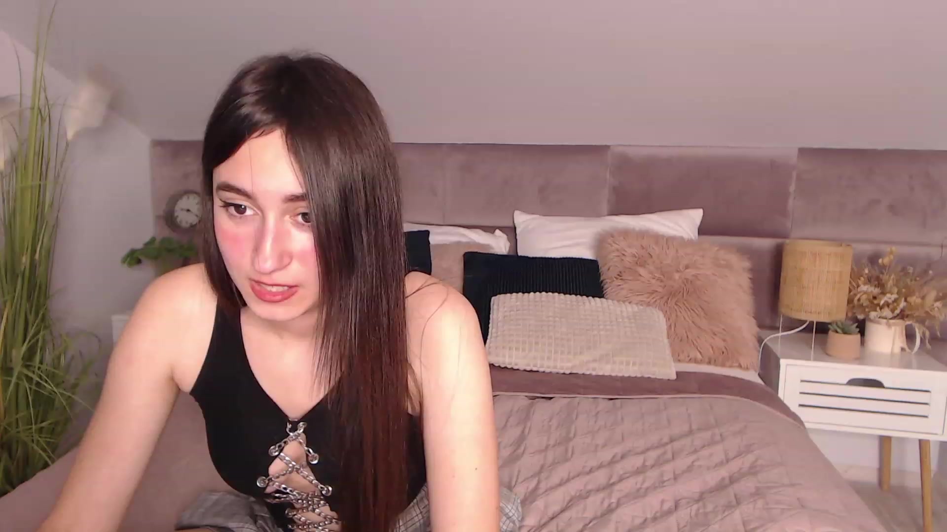 Gallery image thumbnail from SofiGrace's myfreecams stream on, 11/25/2022, 01:19 image 9 of 20