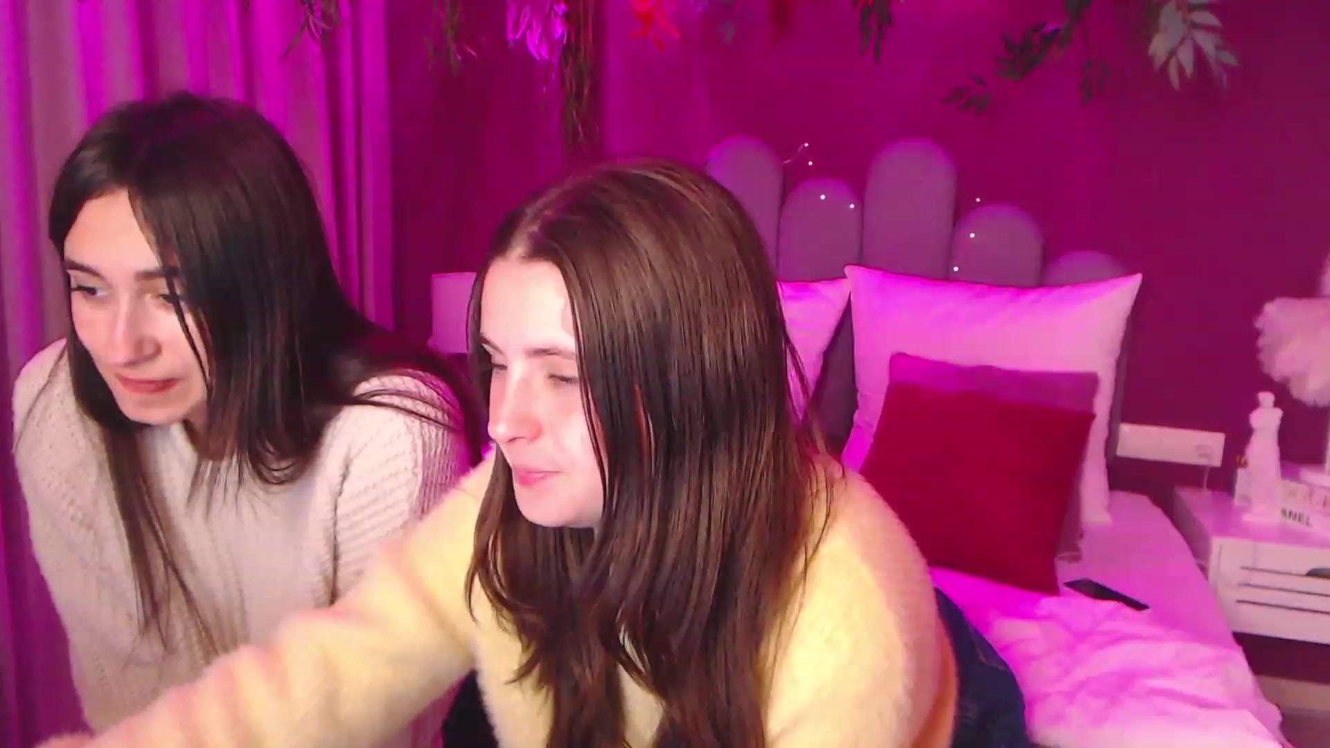 Gallery image thumbnail from SofiGrace's myfreecams stream on, 11/25/2022, 16:51 image 6 of 20