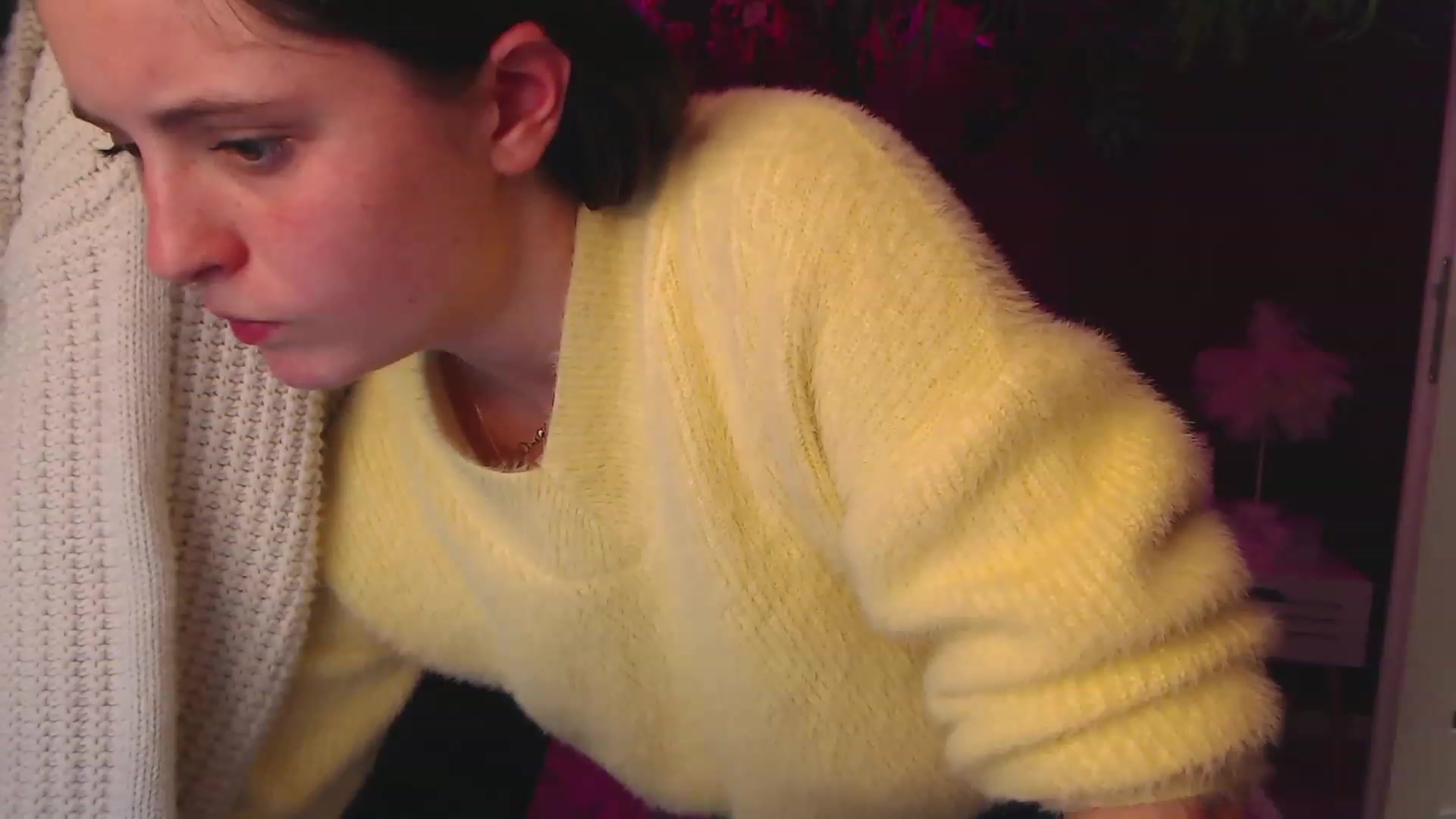 Gallery image thumbnail from SofiGrace's myfreecams stream on, 11/25/2022, 19:24 image 4 of 20