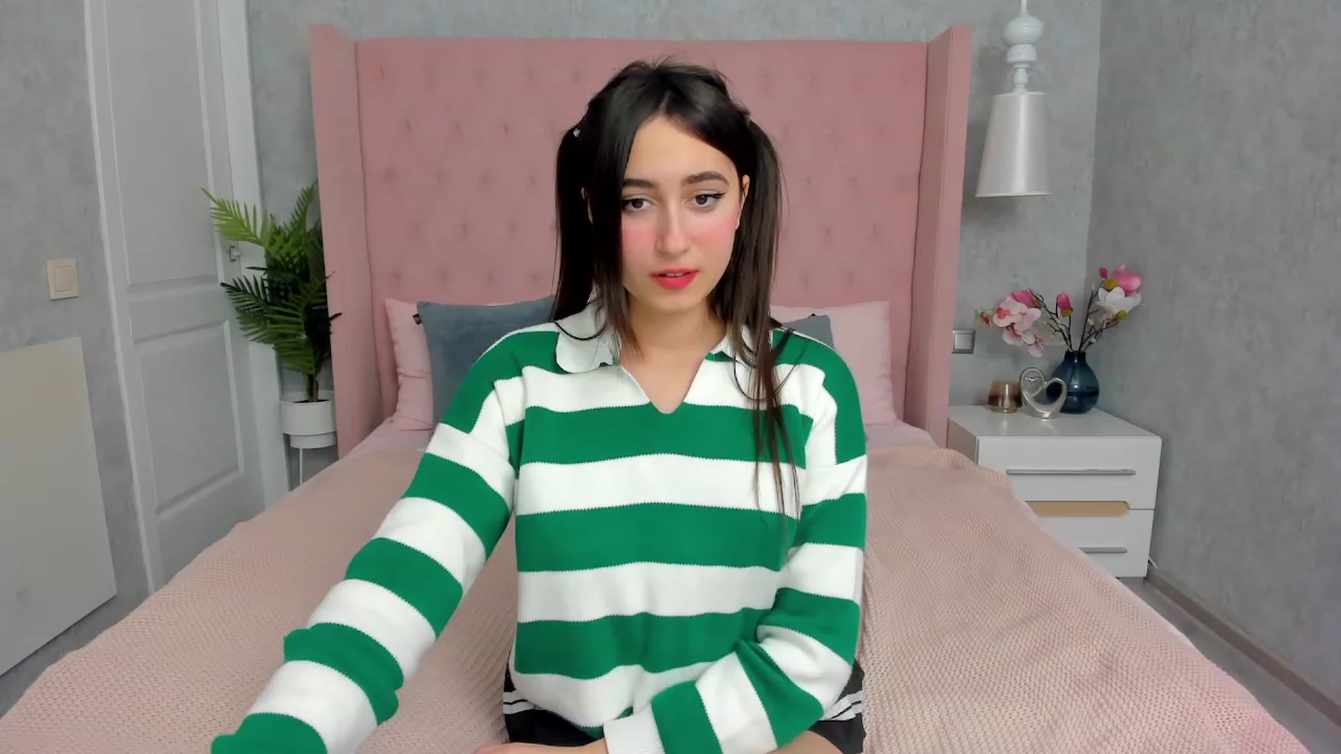 Gallery image thumbnail from SofiGrace's myfreecams stream on, 11/30/2022, 21:49 image 10 of 20