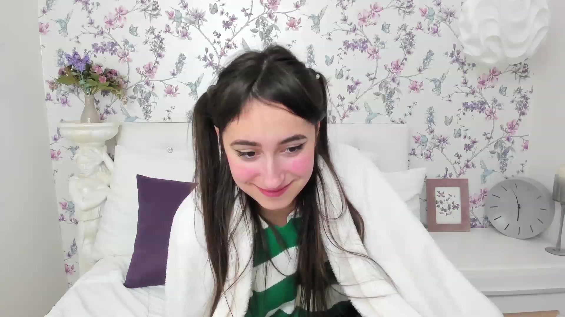 Gallery image thumbnail from SofiGrace's myfreecams stream on, 12/01/2022, 01:26 image 7 of 20