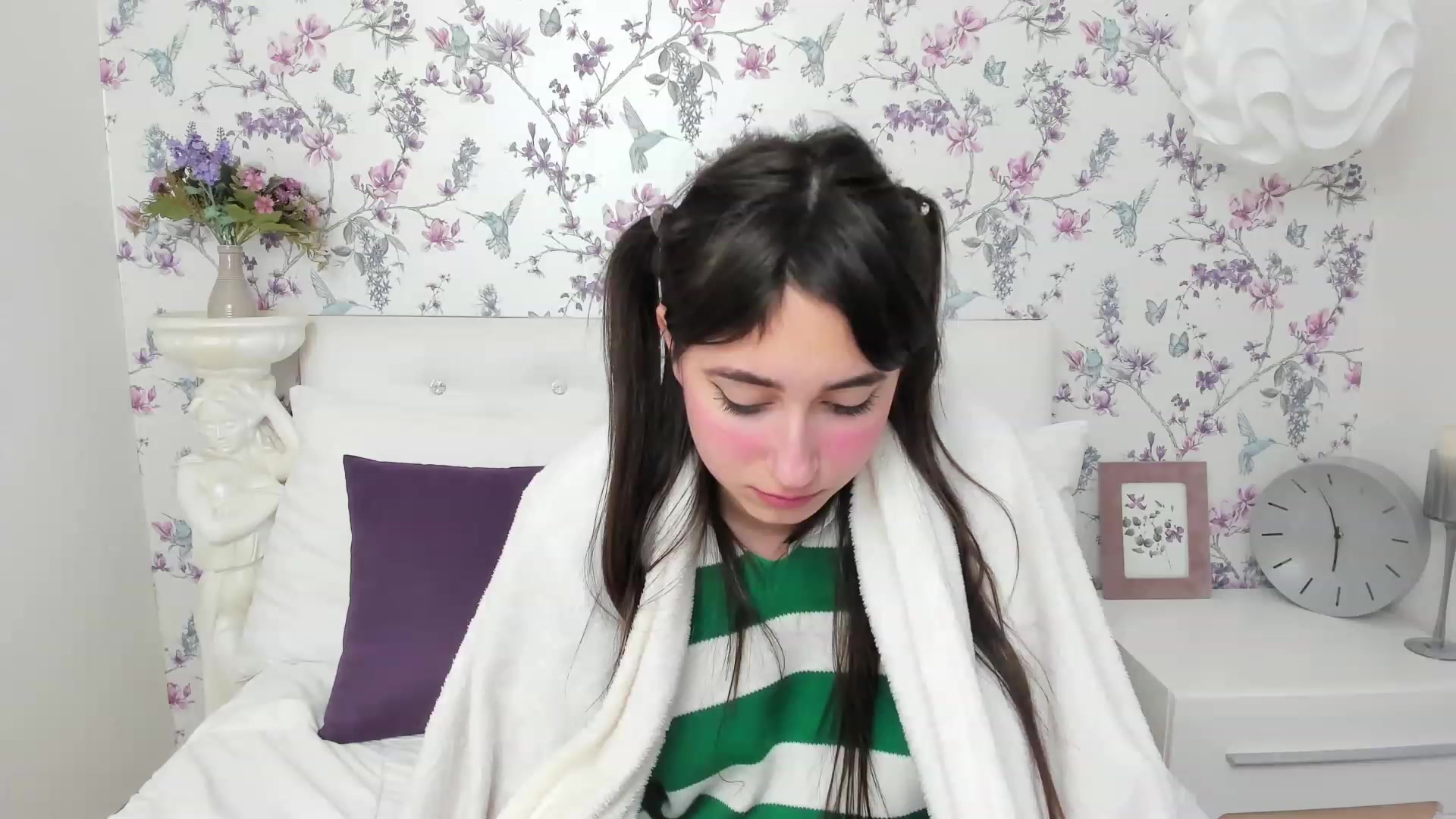 Gallery image thumbnail from SofiGrace's myfreecams stream on, 12/01/2022, 01:26 image 2 of 20