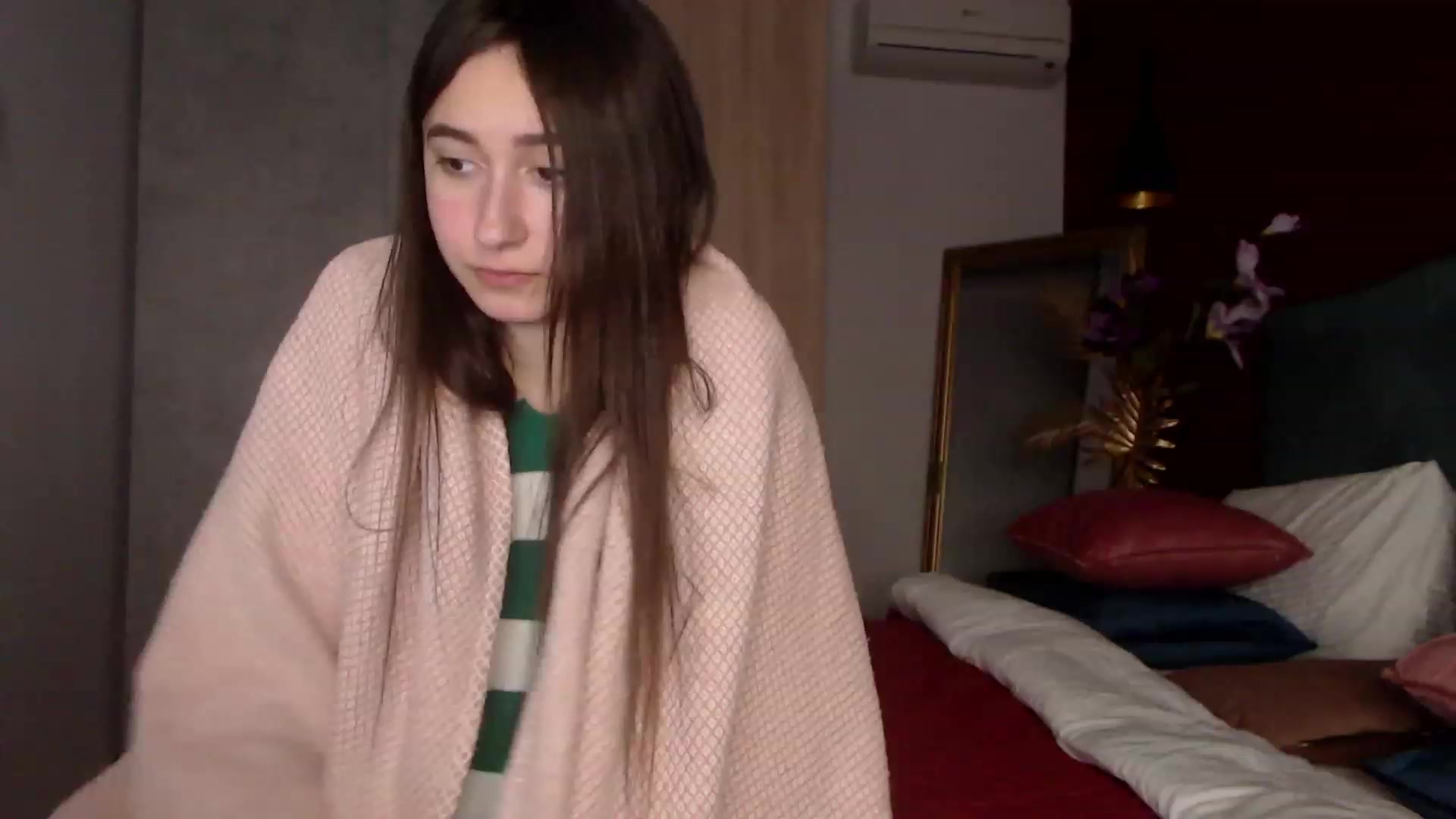 Gallery image thumbnail from SofiGrace's myfreecams stream on, 12/01/2022, 21:46 image 12 of 20