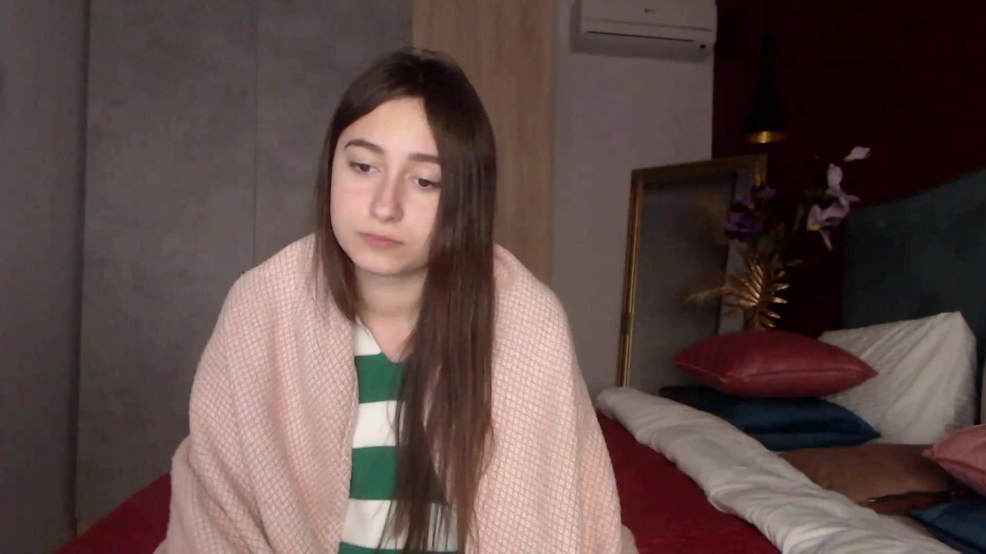 Gallery image thumbnail from SofiGrace's myfreecams stream on, 12/01/2022, 21:46 image 3 of 20