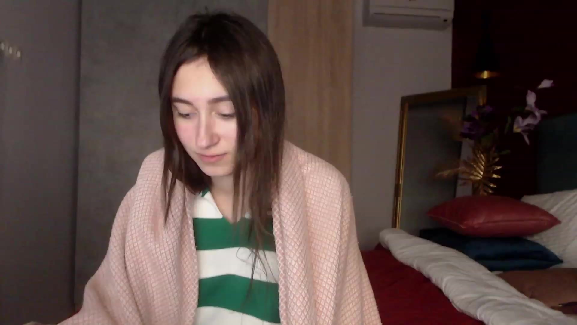 Gallery image thumbnail from SofiGrace's myfreecams stream on, 12/01/2022, 21:46 image 18 of 20