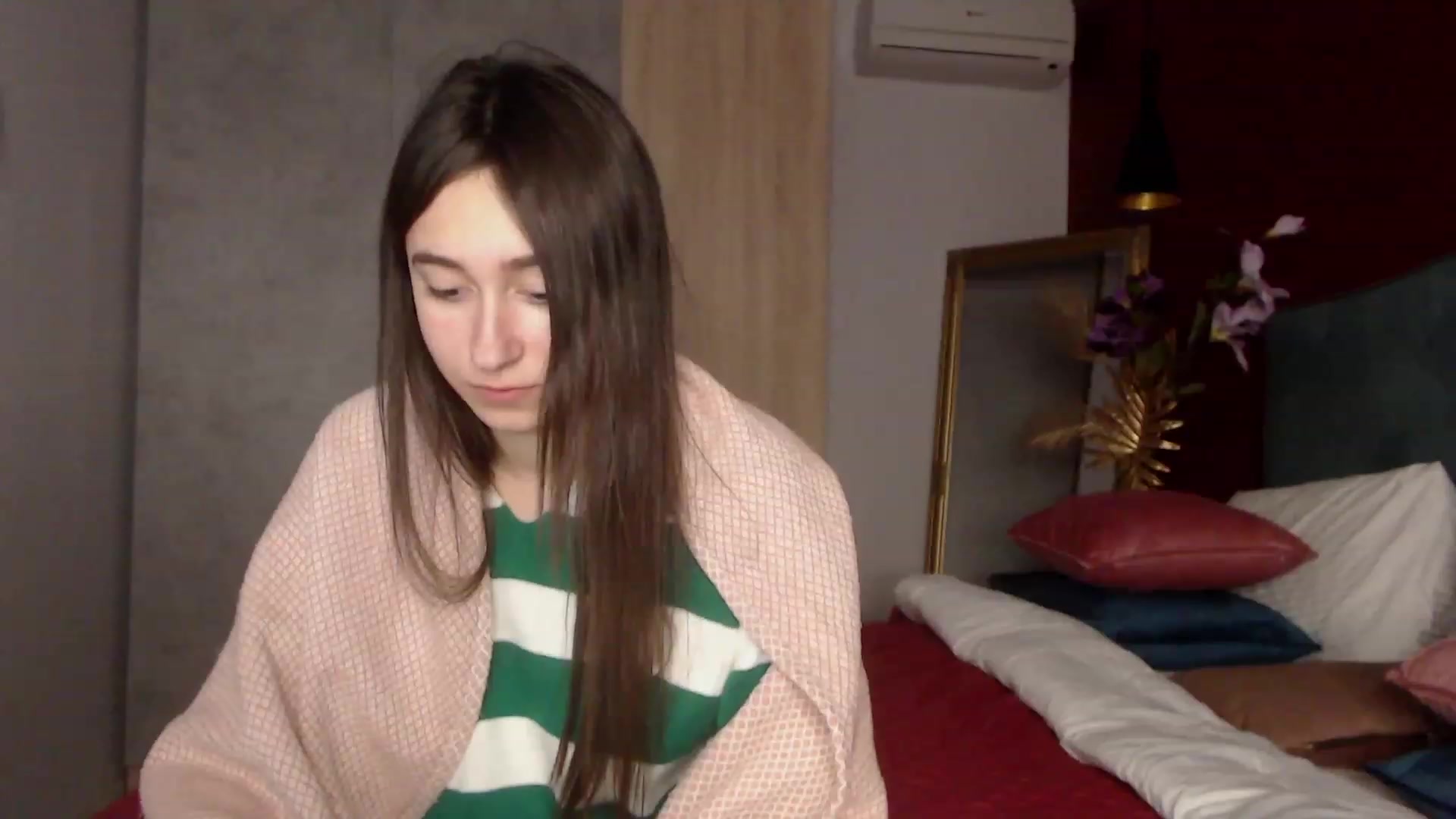 Gallery image thumbnail from SofiGrace's myfreecams stream on, 12/01/2022, 21:46 image 10 of 20