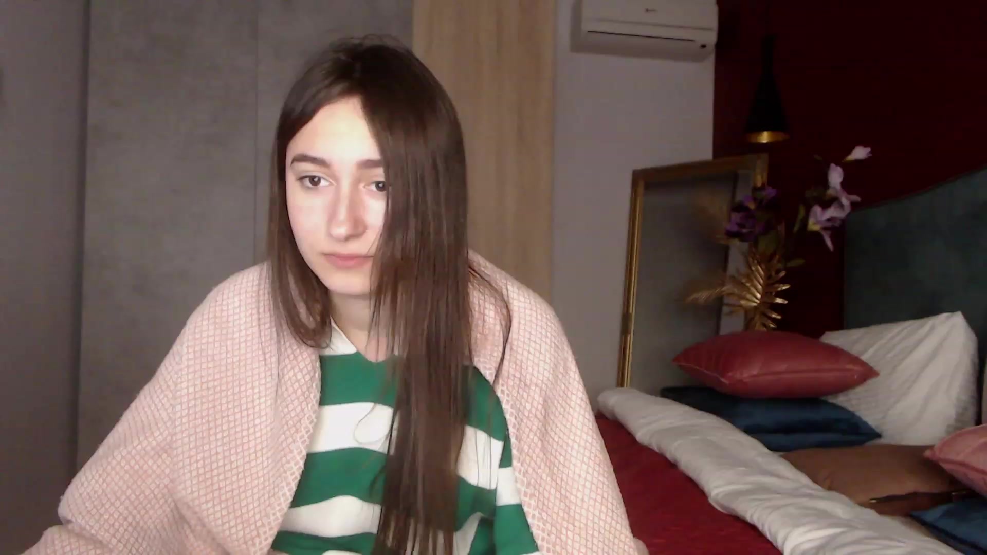 Gallery image thumbnail from SofiGrace's myfreecams stream on, 12/01/2022, 21:46 image 5 of 20