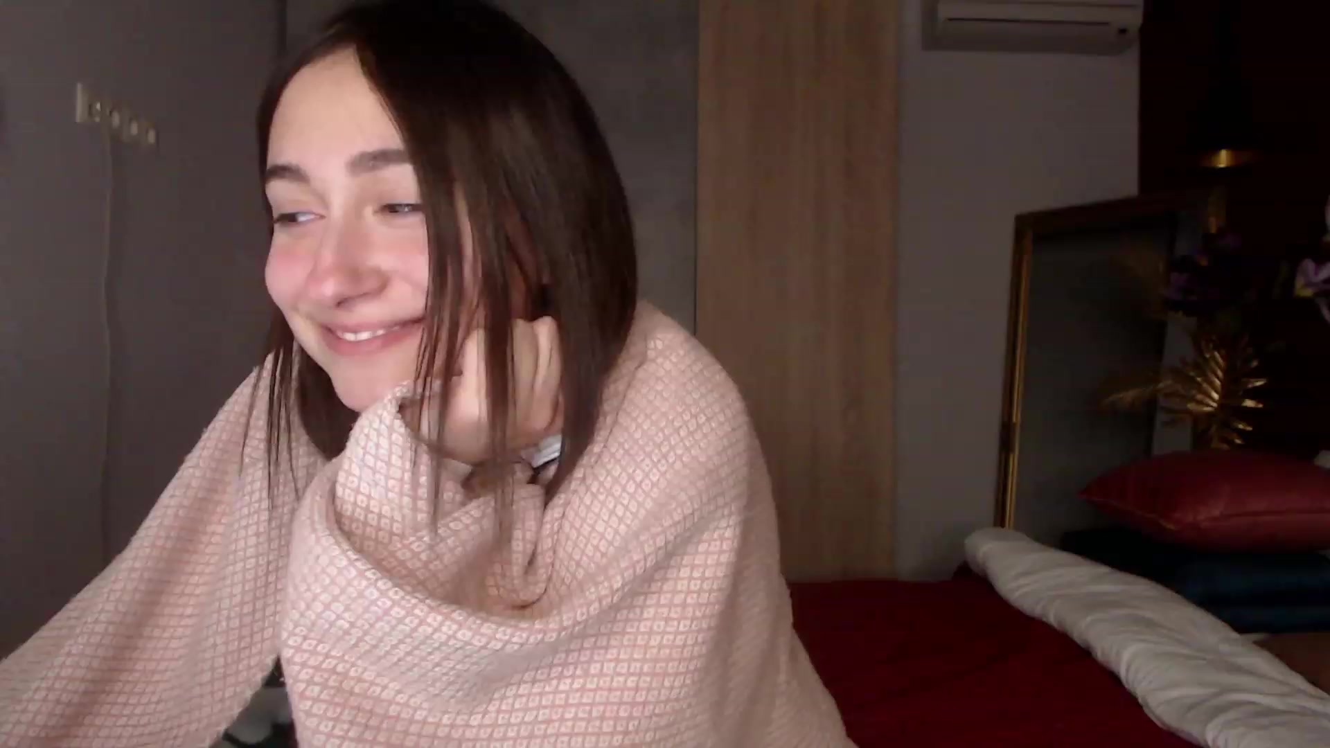 Gallery image thumbnail from SofiGrace's myfreecams stream on, 12/01/2022, 21:46 image 19 of 20