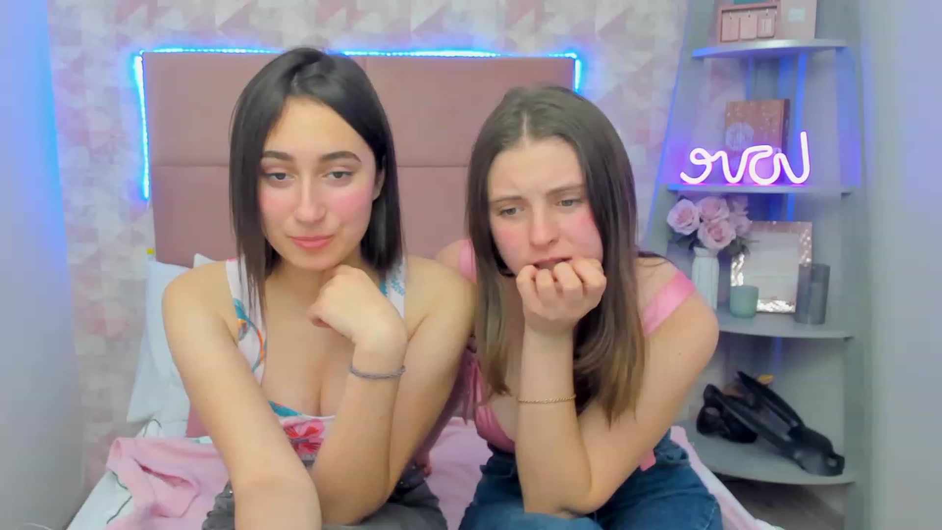Gallery image thumbnail from SofiGrace's myfreecams stream on, 12/02/2022, 15:38 image 6 of 20