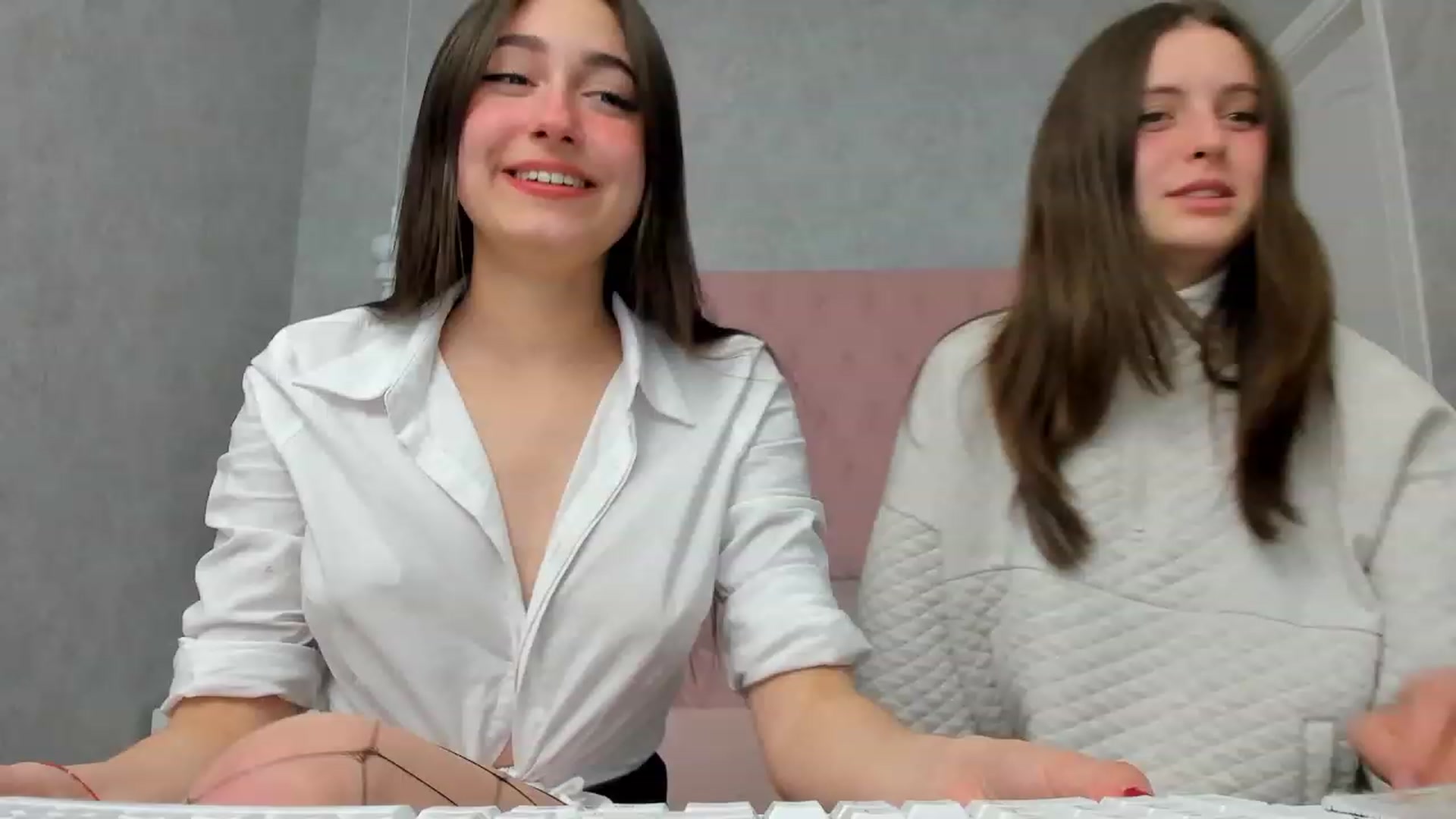 Gallery image thumbnail from SofiGrace's myfreecams stream on, 12/05/2022, 18:33 image 19 of 20