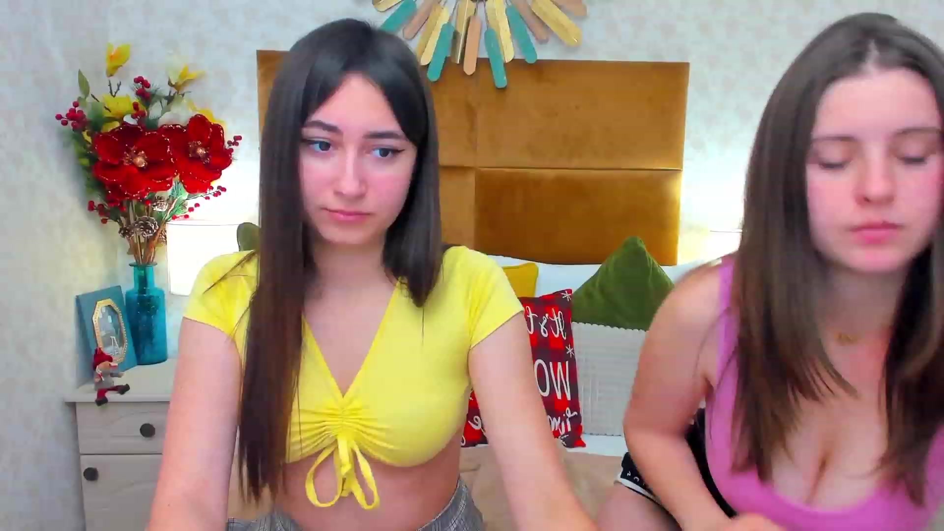 Gallery image thumbnail from SofiGrace's myfreecams stream on, 12/21/2022, 14:22 image 18 of 20