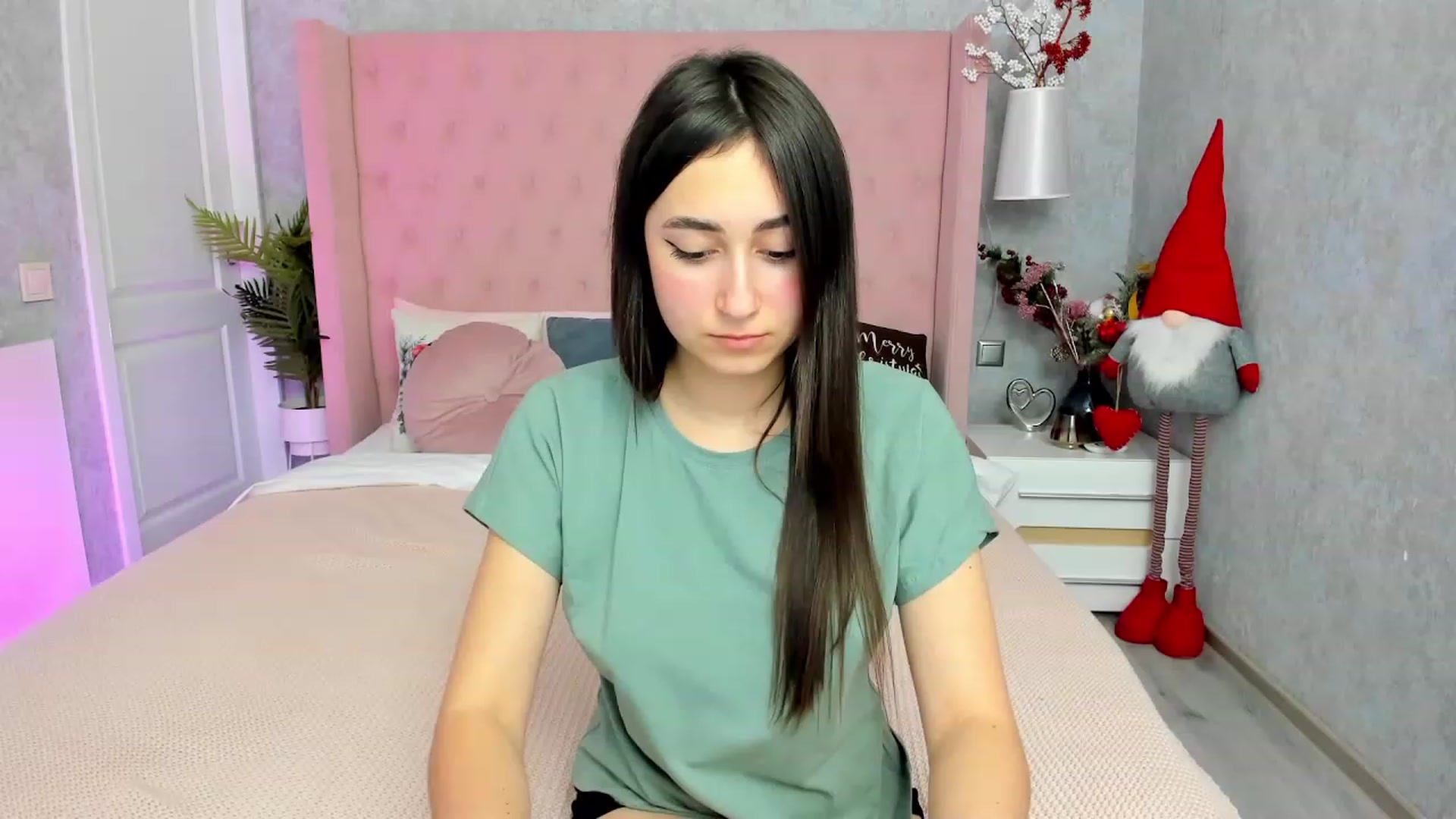 Gallery image thumbnail from SofiGrace's myfreecams stream on, 12/23/2022, 22:16 image 14 of 20