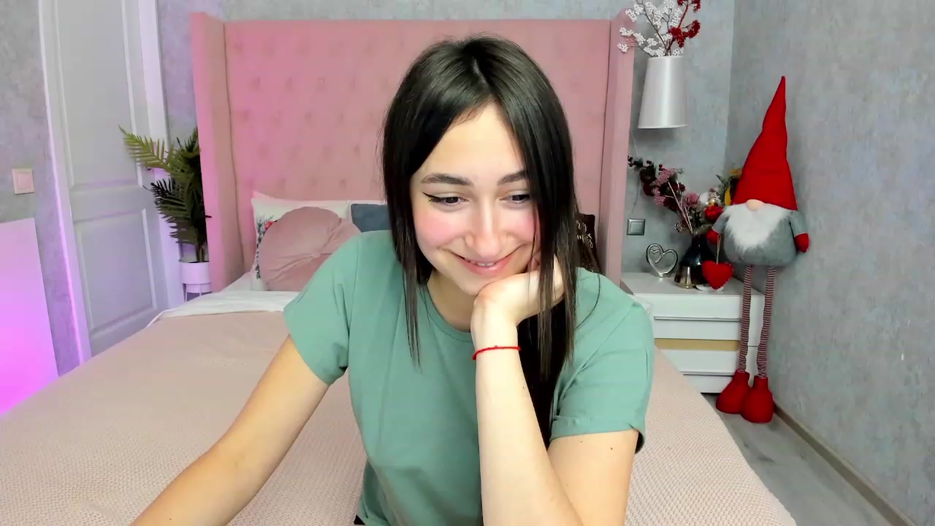 Gallery image thumbnail from SofiGrace's myfreecams stream on, 12/23/2022, 22:16 image 8 of 20