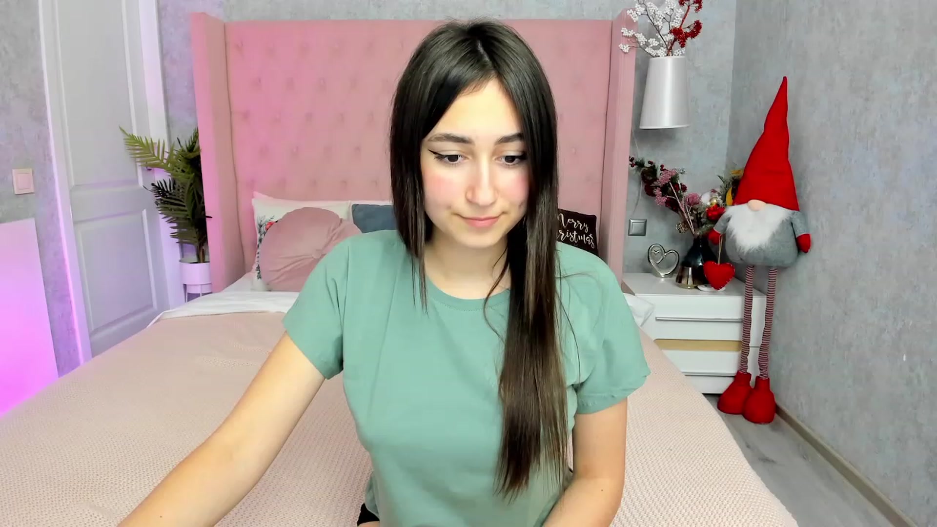 Gallery image thumbnail from SofiGrace's myfreecams stream on, 12/23/2022, 22:16 image 11 of 20