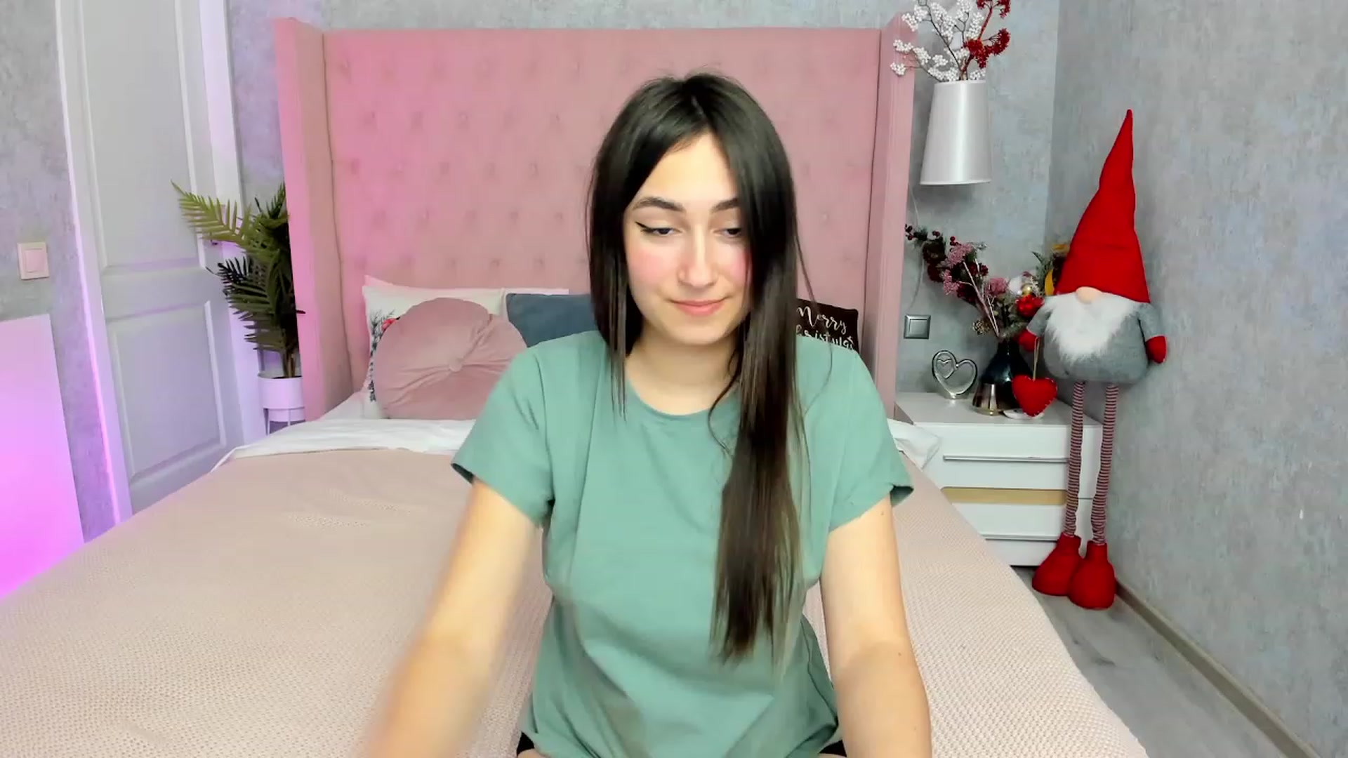 Gallery image thumbnail from SofiGrace's myfreecams stream on, 12/23/2022, 22:16 image 7 of 20