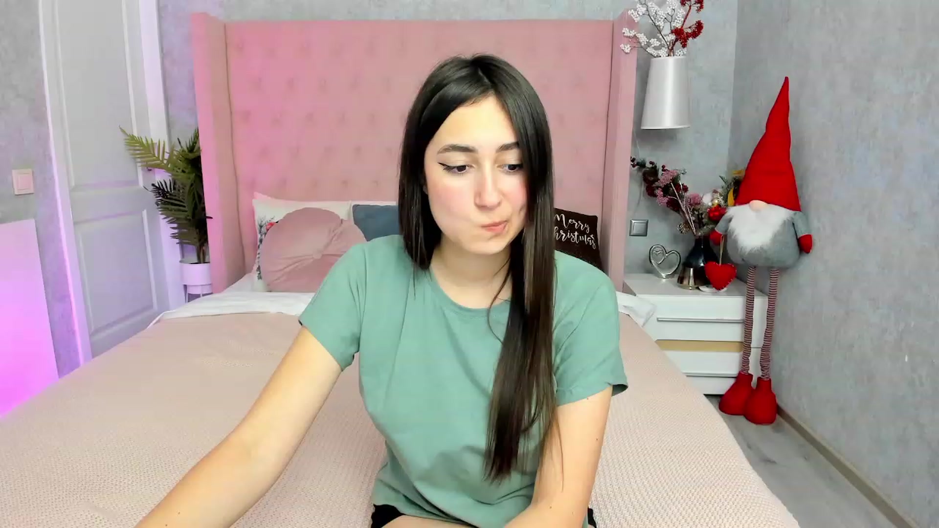 Gallery image thumbnail from SofiGrace's myfreecams stream on, 12/23/2022, 22:16 image 13 of 20