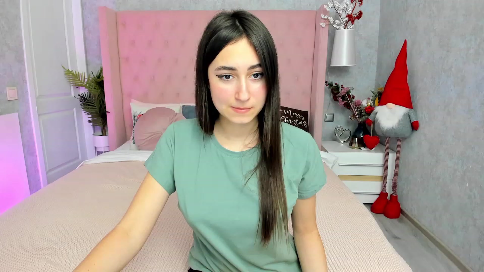 Gallery image thumbnail from SofiGrace's myfreecams stream on, 12/23/2022, 22:16 image 18 of 20