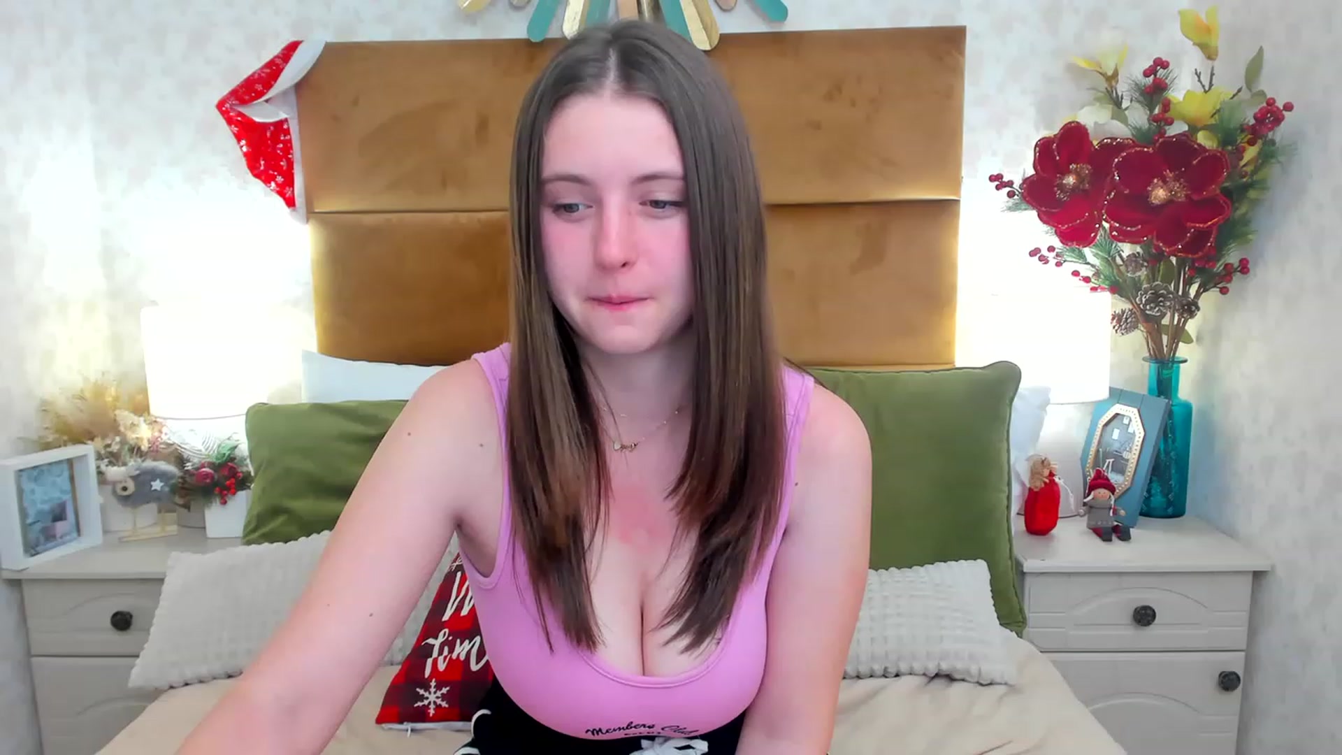 Gallery image thumbnail from SofiGrace's myfreecams stream on, 12/27/2022, 15:36 image 12 of 20