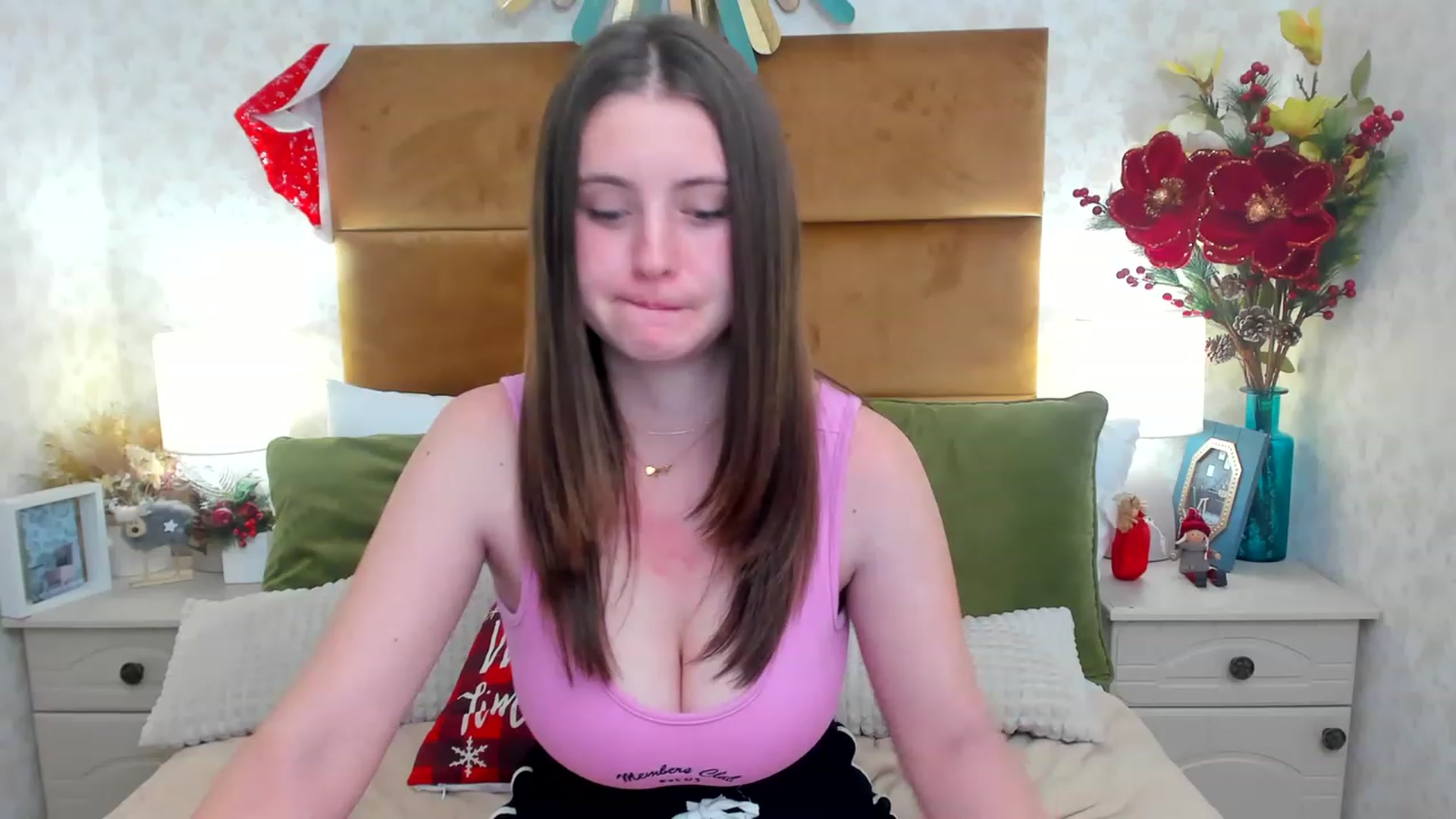 Gallery image thumbnail from SofiGrace's myfreecams stream on, 12/27/2022, 15:36 image 13 of 20