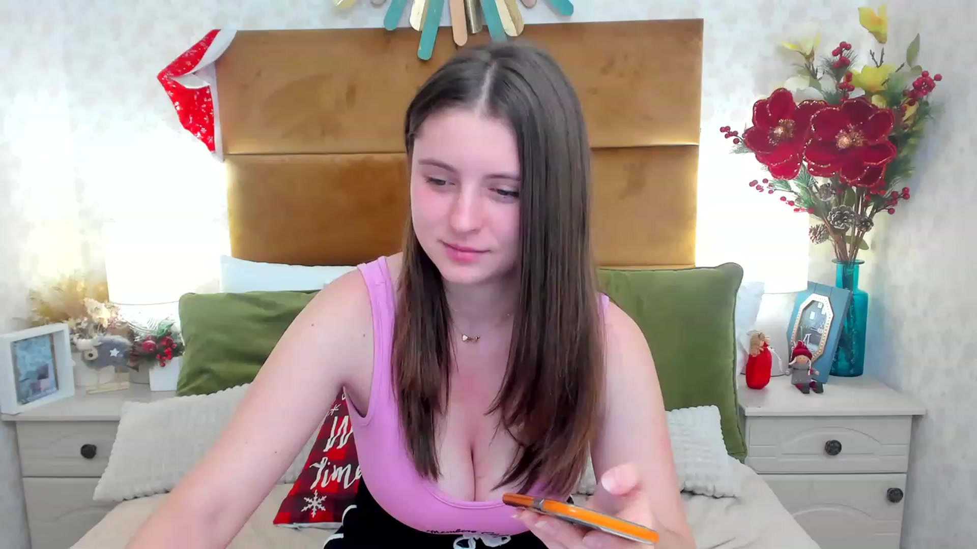 Gallery image thumbnail from SofiGrace's myfreecams stream on, 12/27/2022, 15:36 image 19 of 20