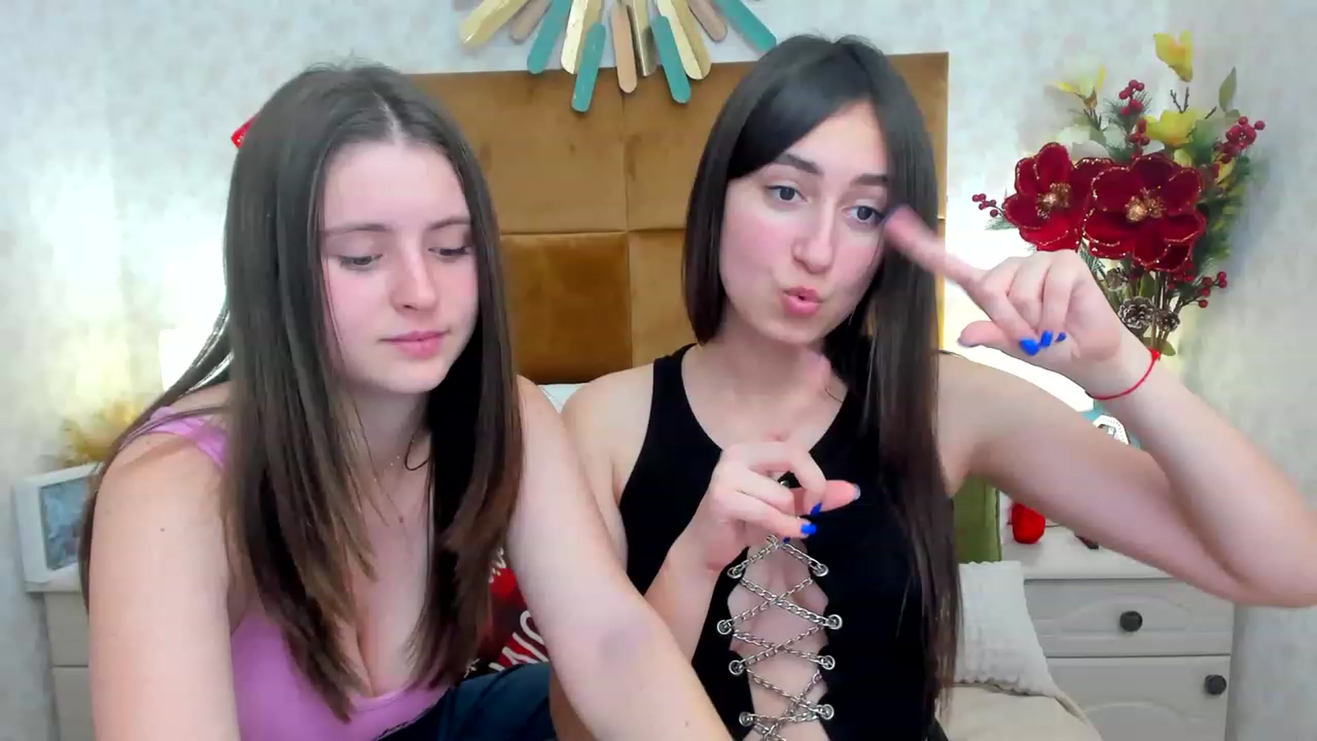 Gallery image thumbnail from SofiGrace's myfreecams stream on, 12/27/2022, 18:38 image 5 of 20