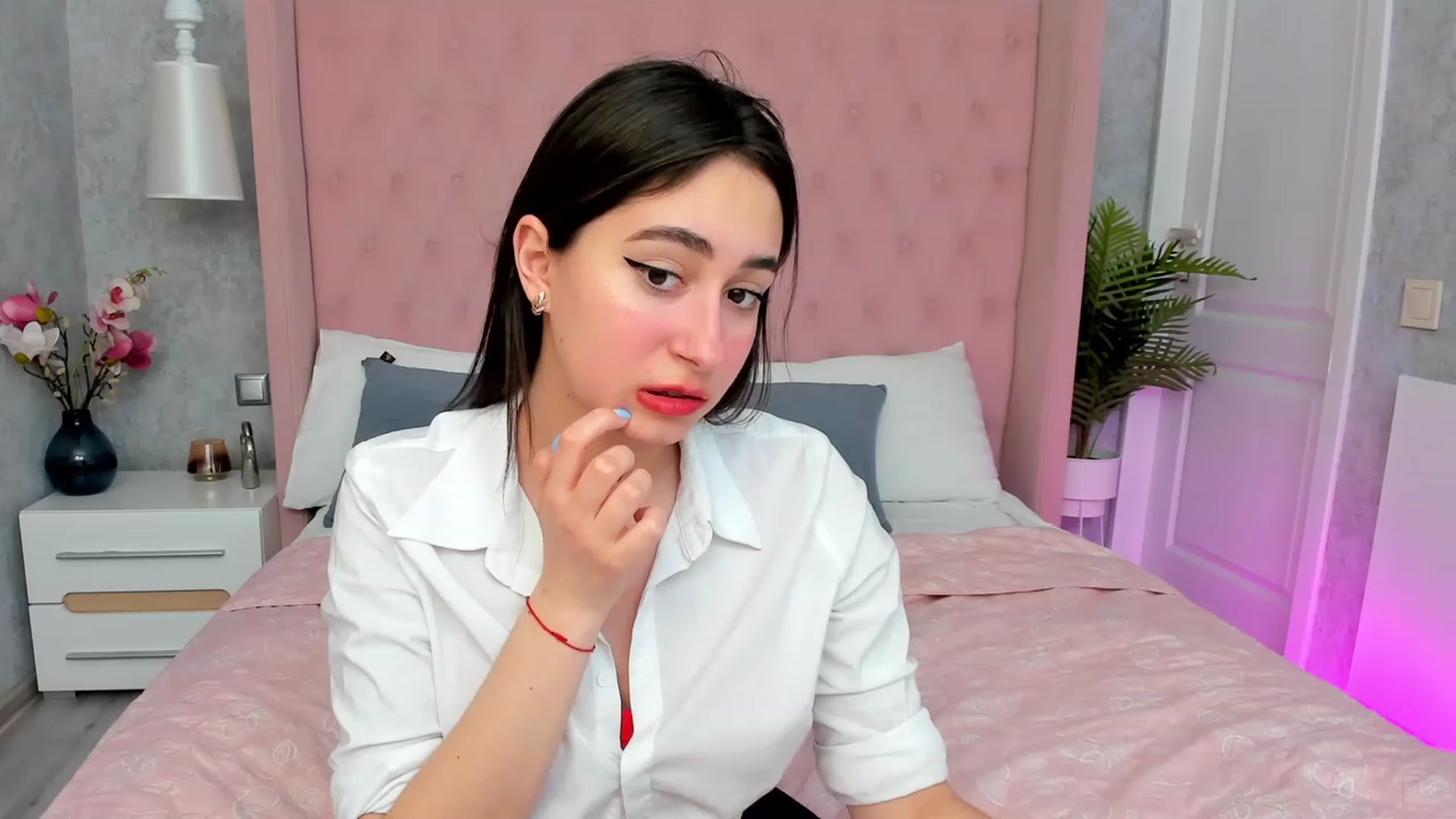 Gallery image thumbnail from SofiGrace's myfreecams stream on, 03/09/2023, 02:12 image 4 of 20