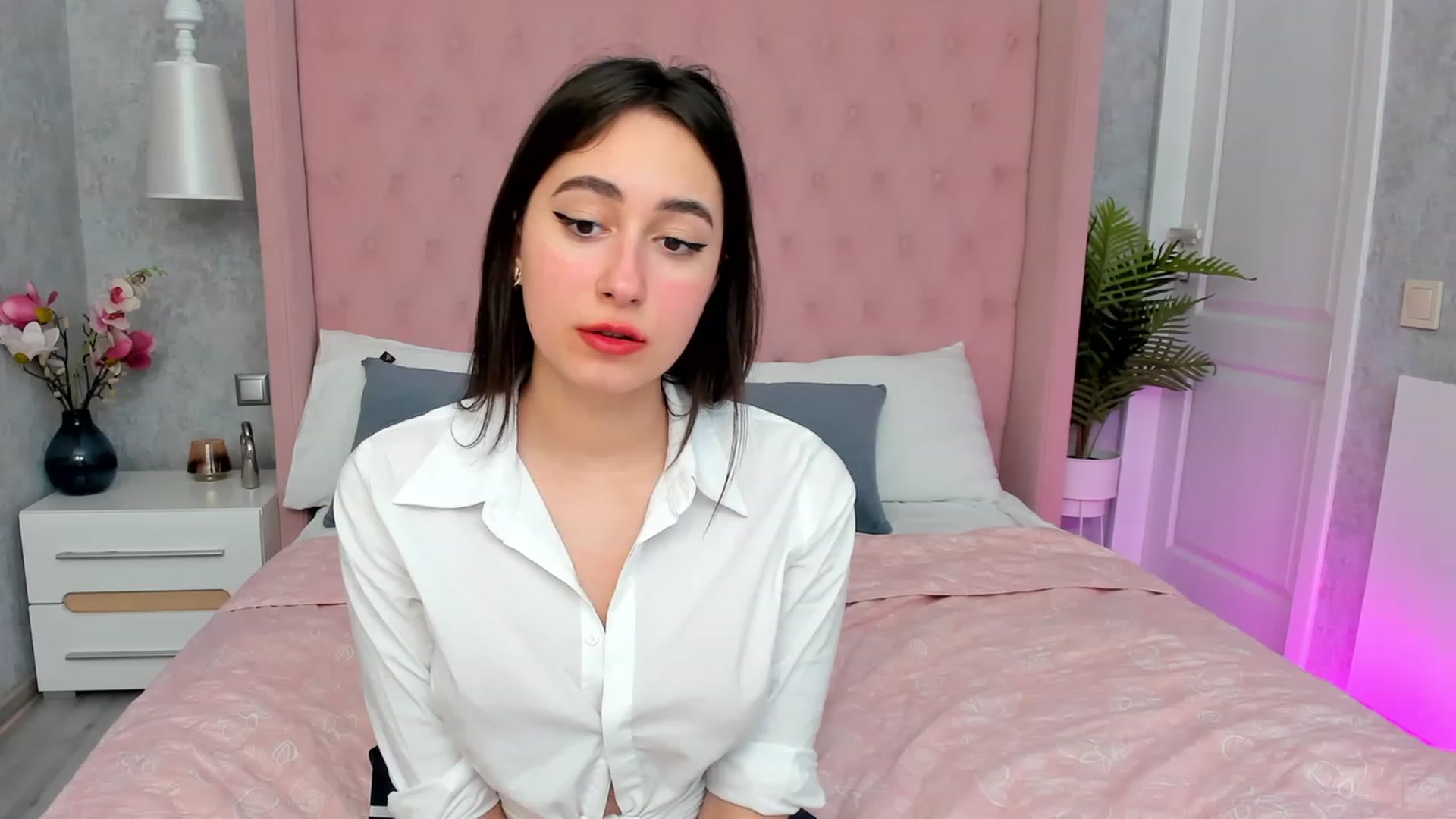 Gallery image thumbnail from SofiGrace's myfreecams stream on, 03/09/2023, 02:12 image 3 of 20