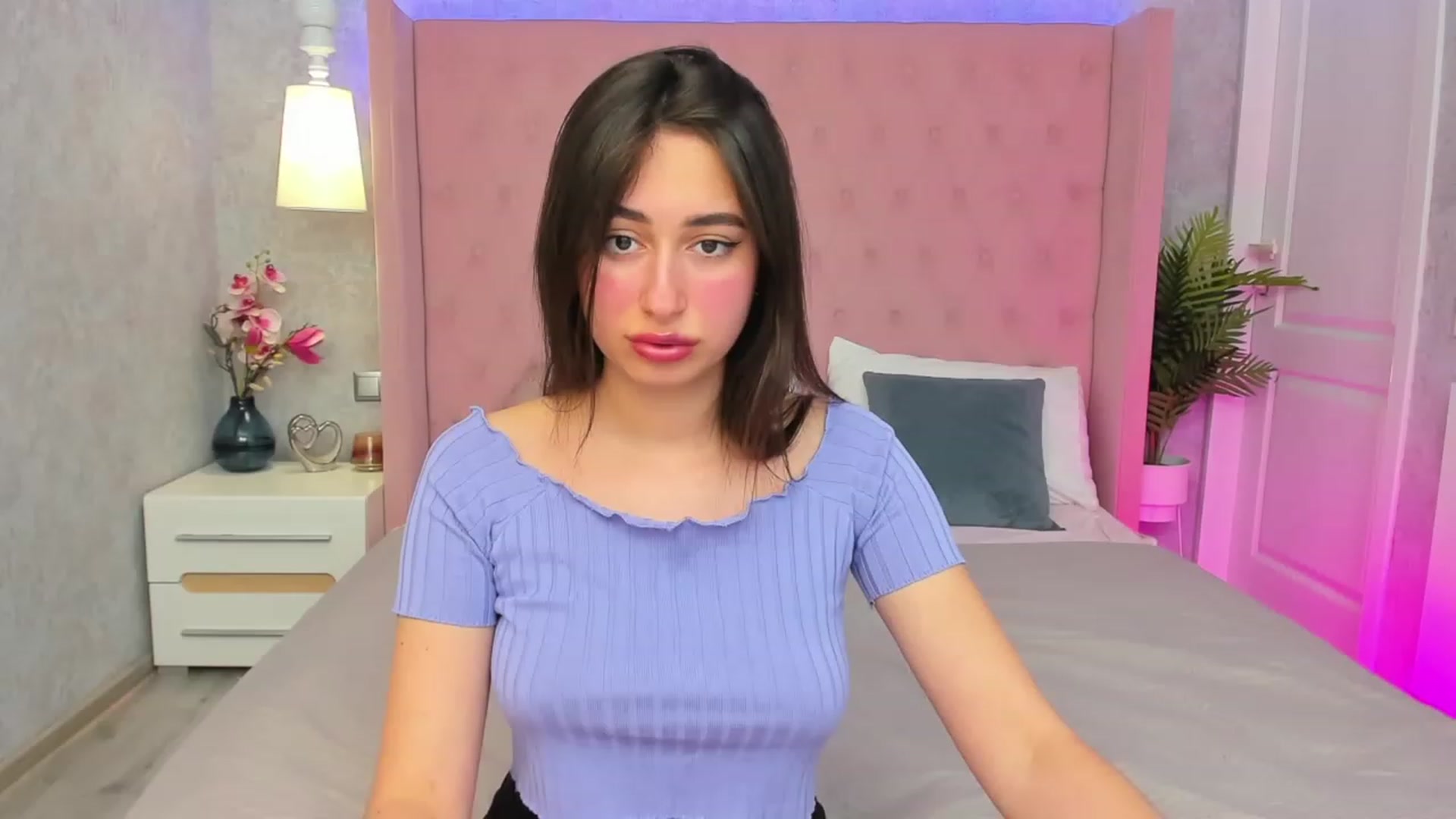 Gallery image thumbnail from SofiGrace's myfreecams stream on, 04/07/2023, 19:49 image 3 of 20