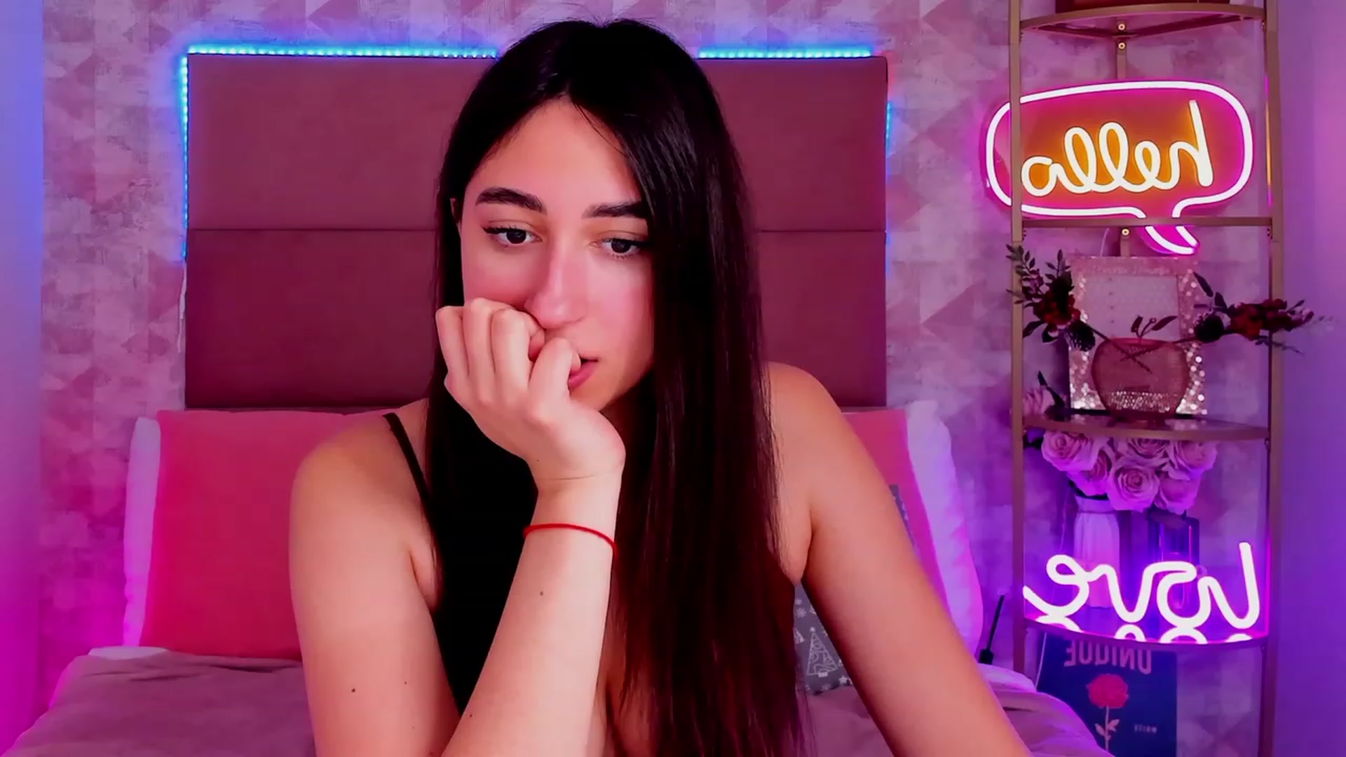 Gallery image thumbnail from SofiGrace's myfreecams stream on, 12/23/2023, 11:05 image 4 of 20