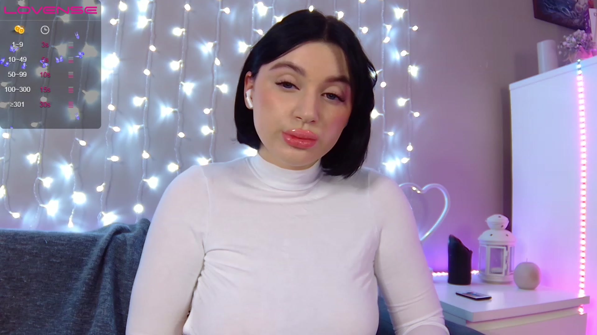 Gallery image thumbnail from SofiKittyy's myfreecams stream on, 11/17/2022, 02:35 image 2 of 20