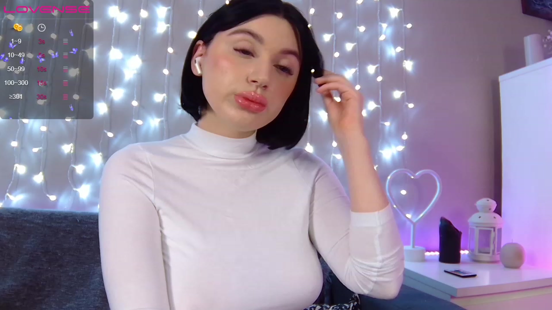 Gallery image thumbnail from SofiKittyy's myfreecams stream on, 11/17/2022, 02:35 image 3 of 20