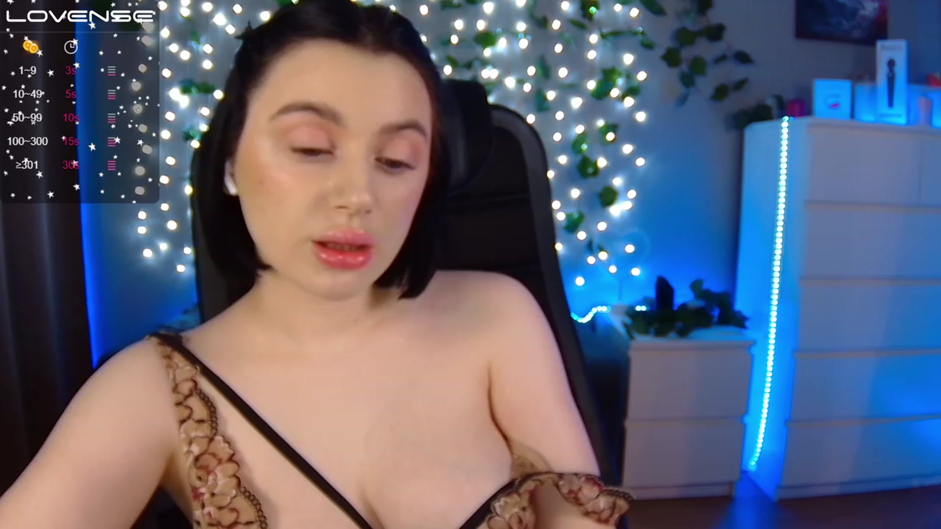 Gallery image thumbnail from SofiKittyy's myfreecams stream on, 01/17/2023, 01:09 image 14 of 20