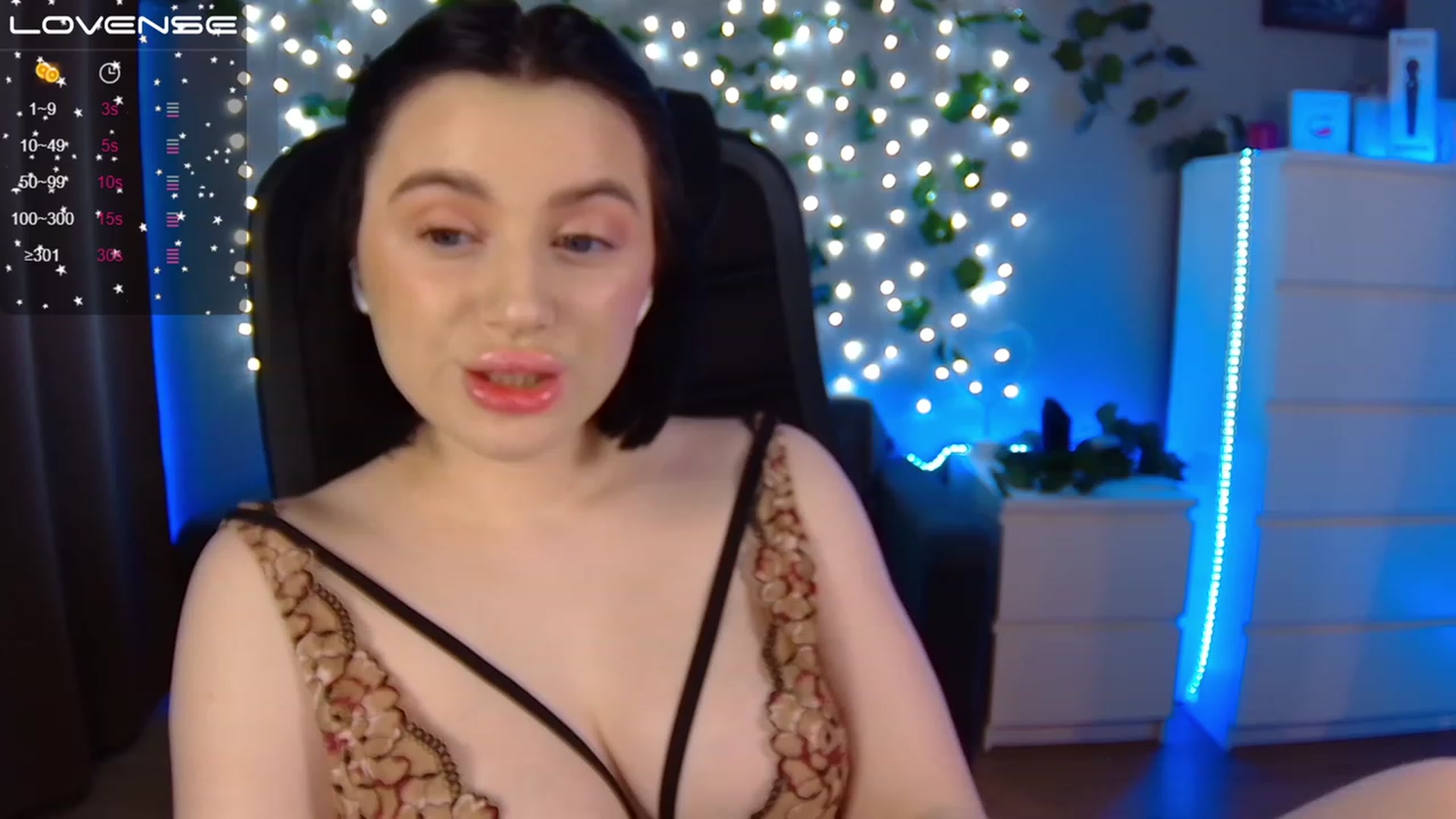 Gallery image thumbnail from SofiKittyy's myfreecams stream on, 01/17/2023, 01:09 image 10 of 20