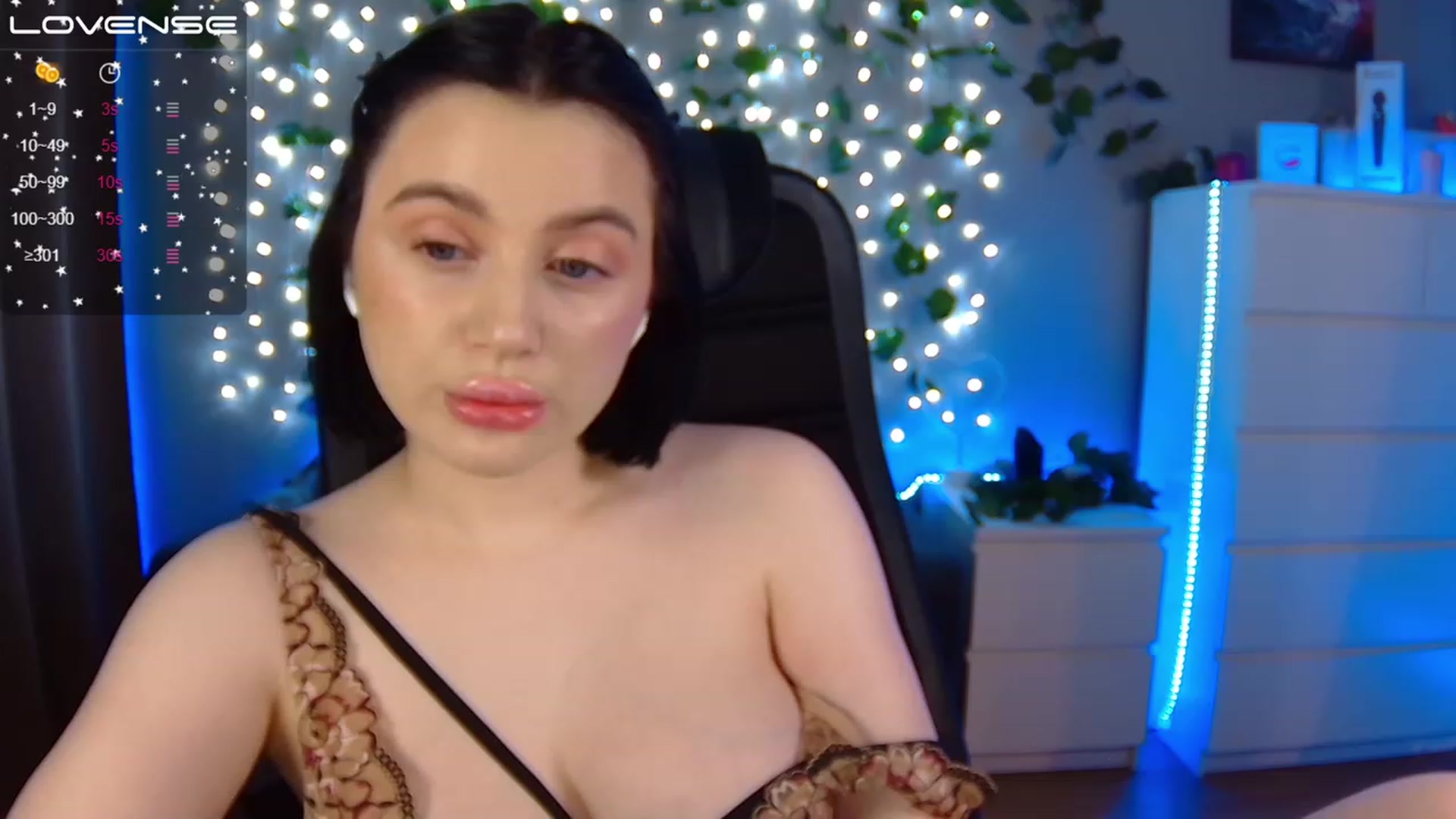 Gallery image thumbnail from SofiKittyy's myfreecams stream on, 01/17/2023, 01:09 image 18 of 20