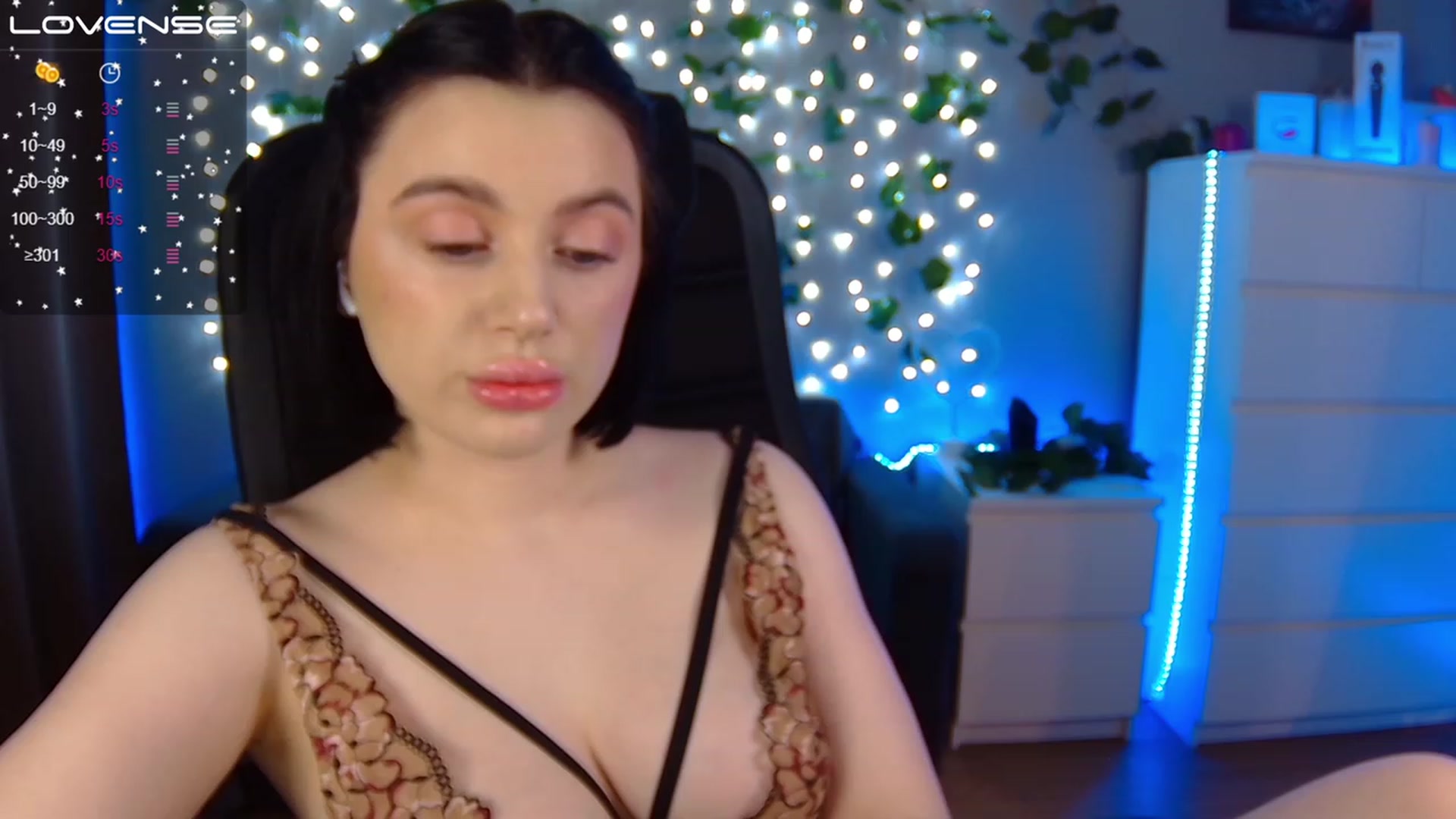 Gallery image thumbnail from SofiKittyy's myfreecams stream on, 01/17/2023, 01:09 image 7 of 20