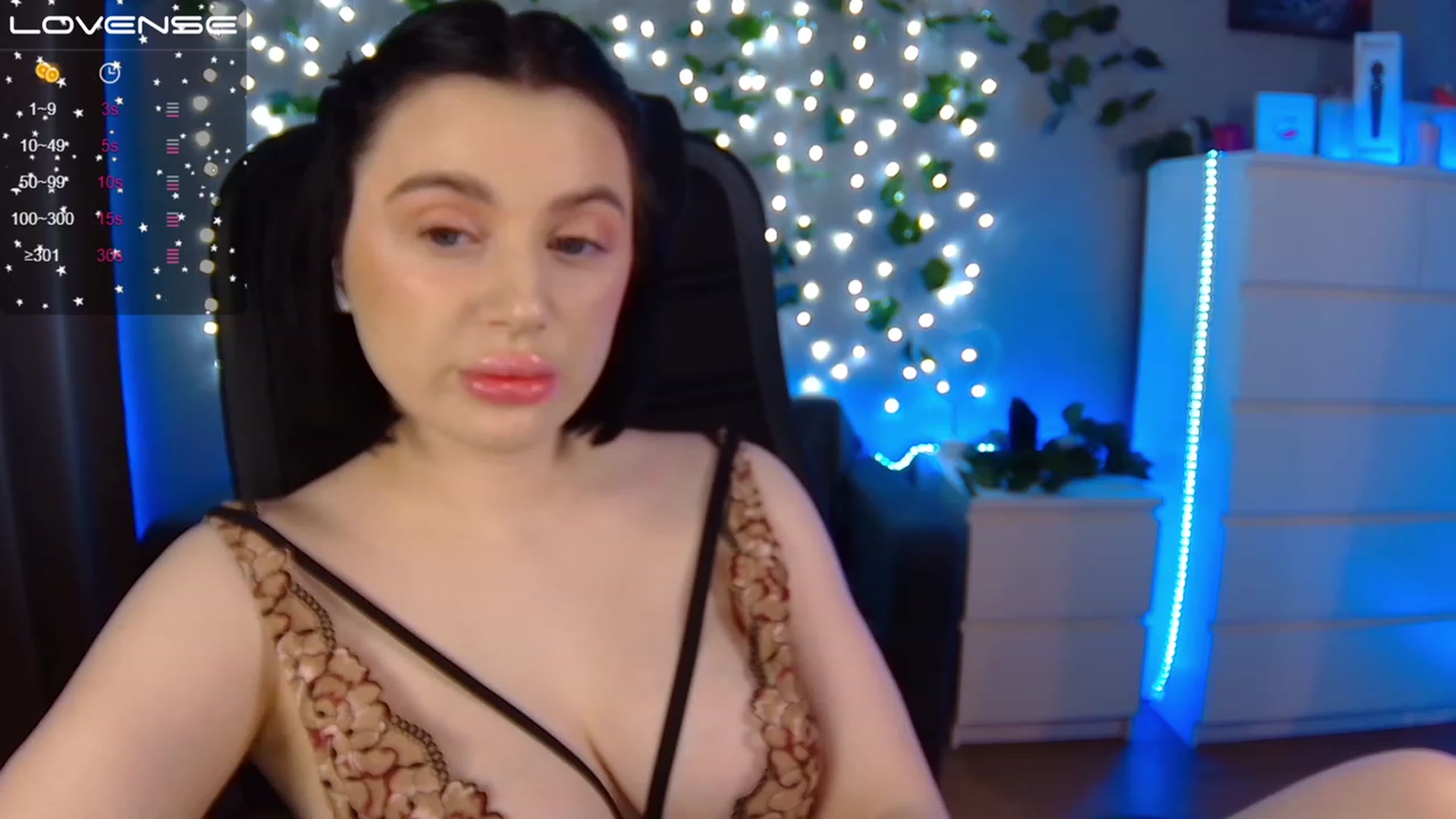 Gallery image thumbnail from SofiKittyy's myfreecams stream on, 01/17/2023, 01:09 image 5 of 20