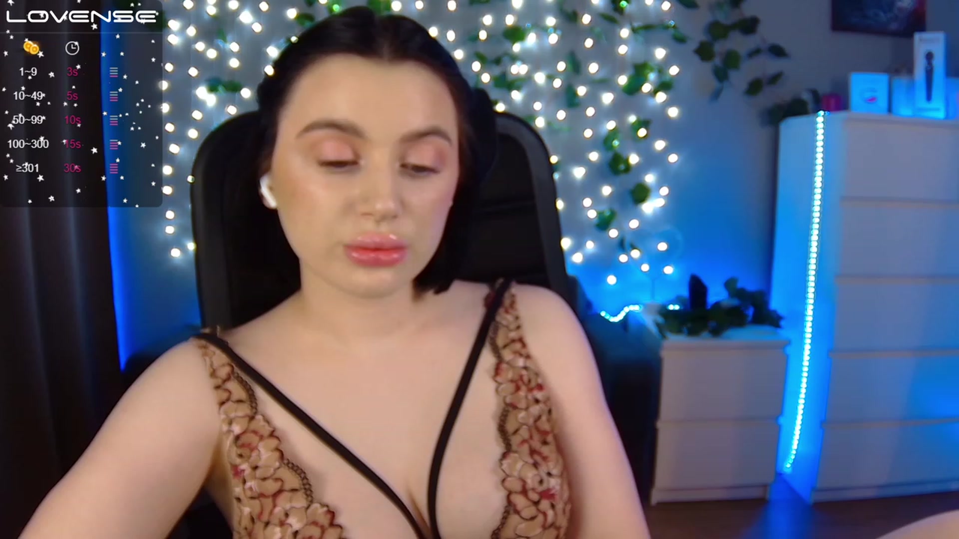 Gallery image thumbnail from SofiKittyy's myfreecams stream on, 01/17/2023, 01:48 image 7 of 20