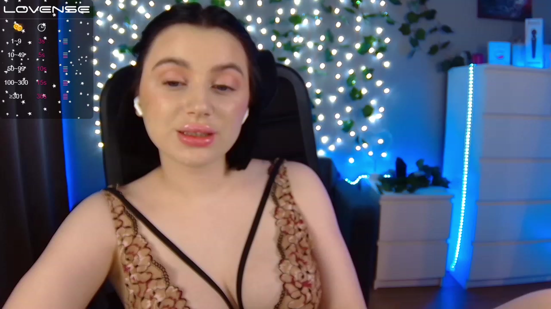 Gallery image thumbnail from SofiKittyy's myfreecams stream on, 01/17/2023, 01:48 image 5 of 20
