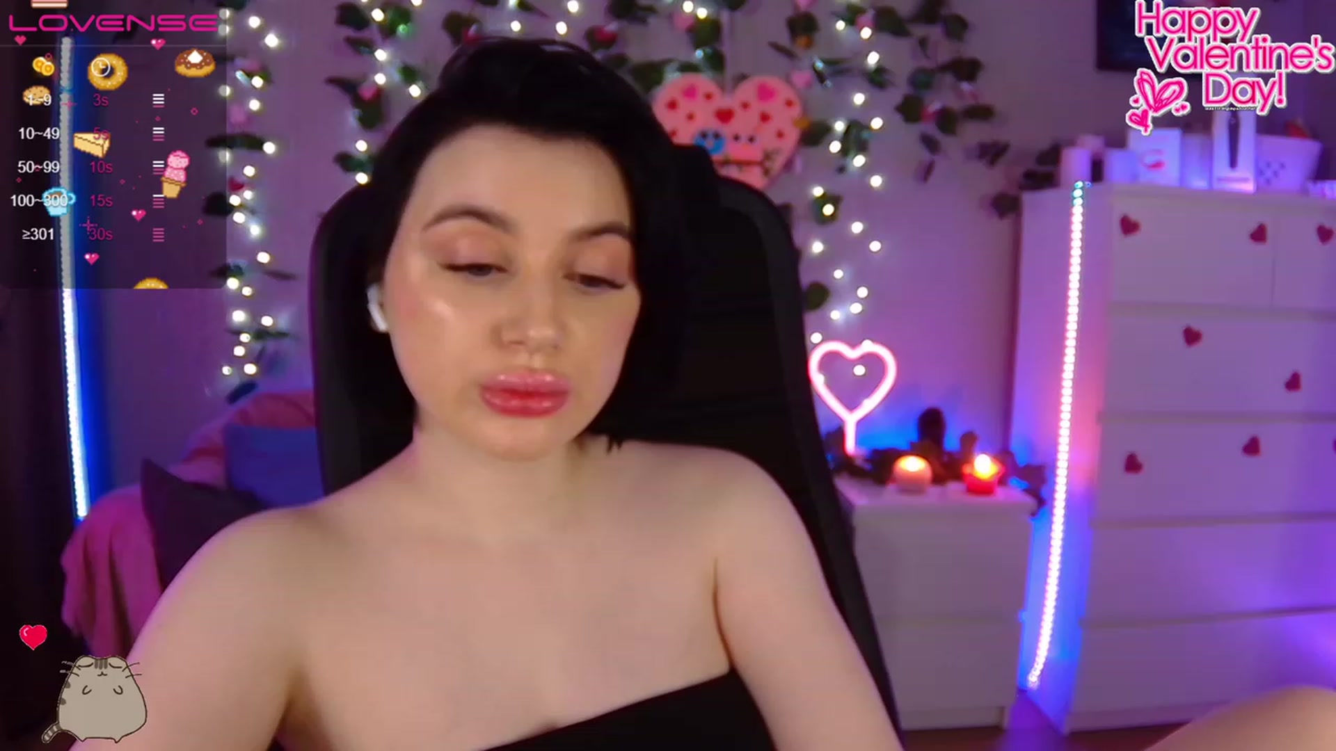 Gallery image thumbnail from SofiKittyy's myfreecams stream on, 02/13/2023, 02:05 image 16 of 20
