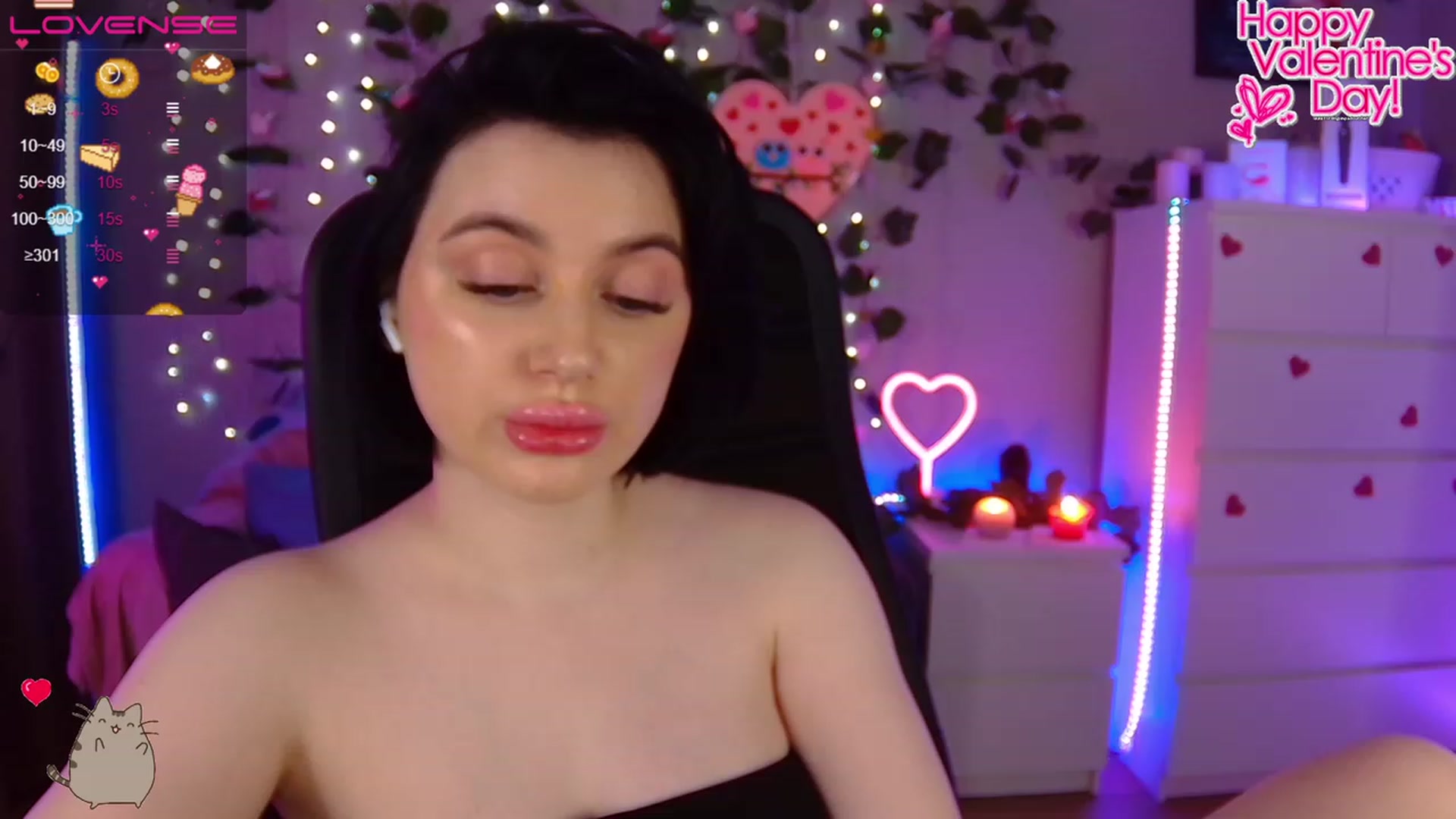 Gallery image thumbnail from SofiKittyy's myfreecams stream on, 02/13/2023, 02:05 image 1 of 20