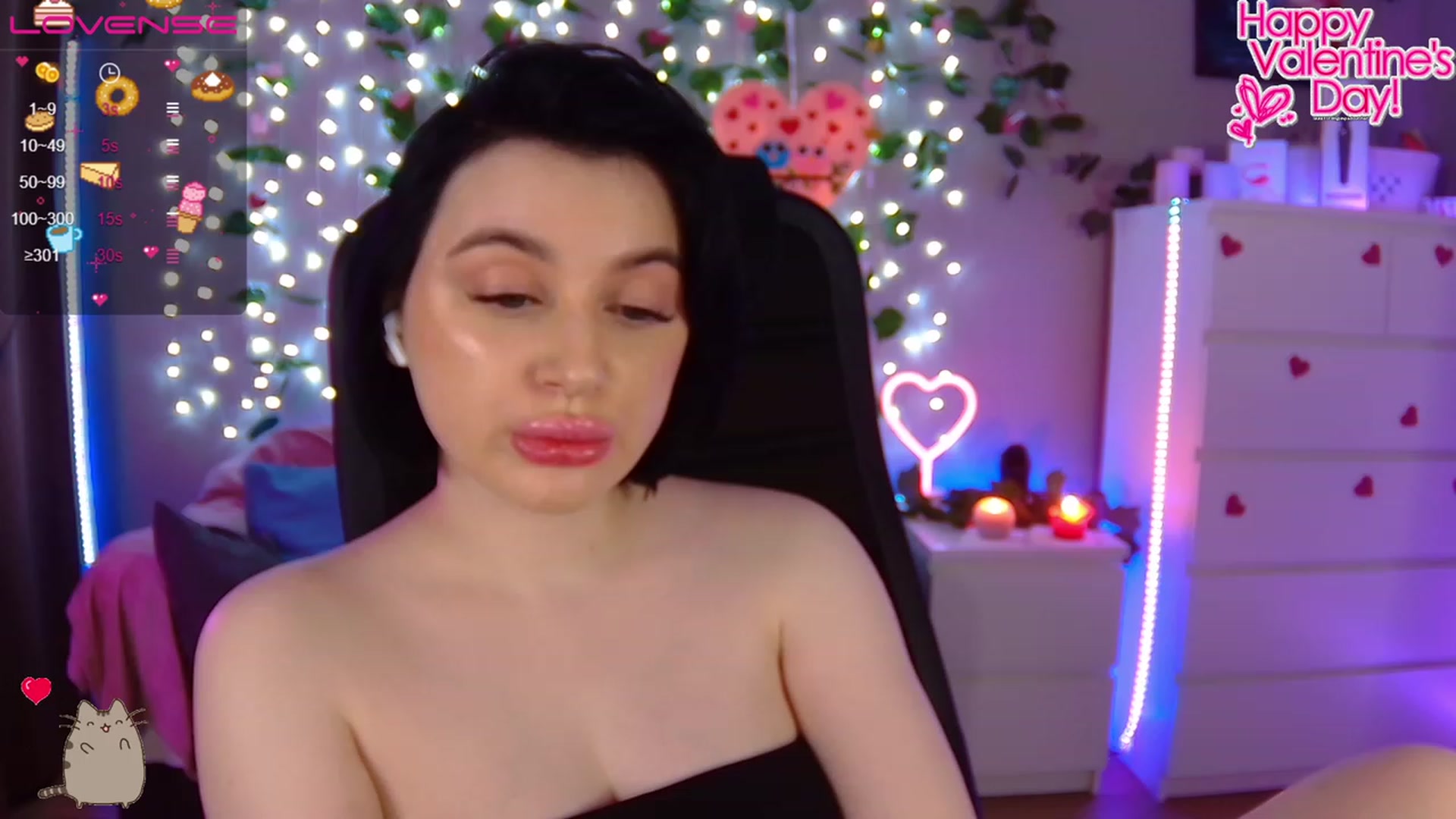 Gallery image thumbnail from SofiKittyy's myfreecams stream on, 02/13/2023, 02:05 image 10 of 20
