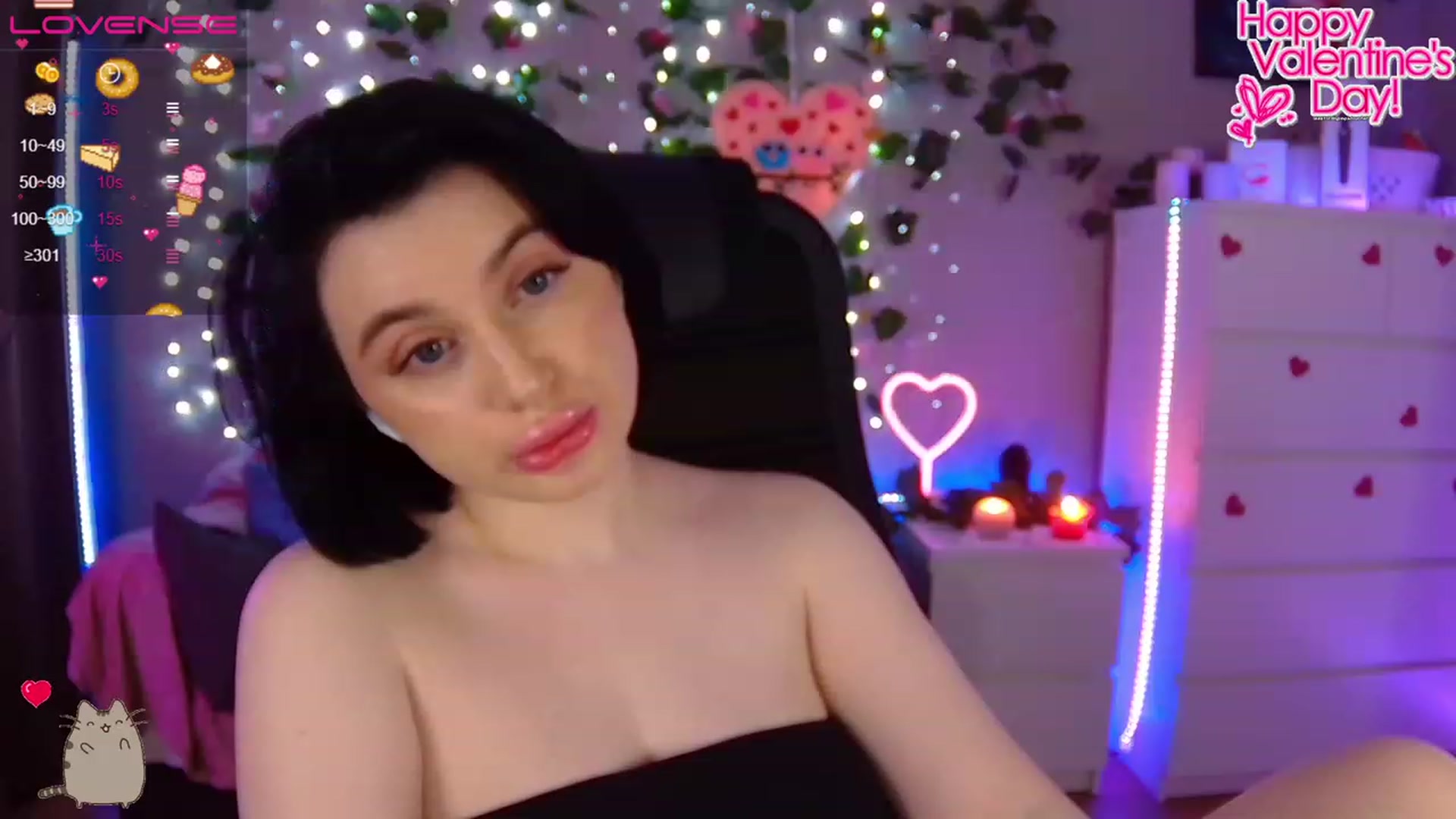 Gallery image thumbnail from SofiKittyy's myfreecams stream on, 02/13/2023, 02:05 image 3 of 20