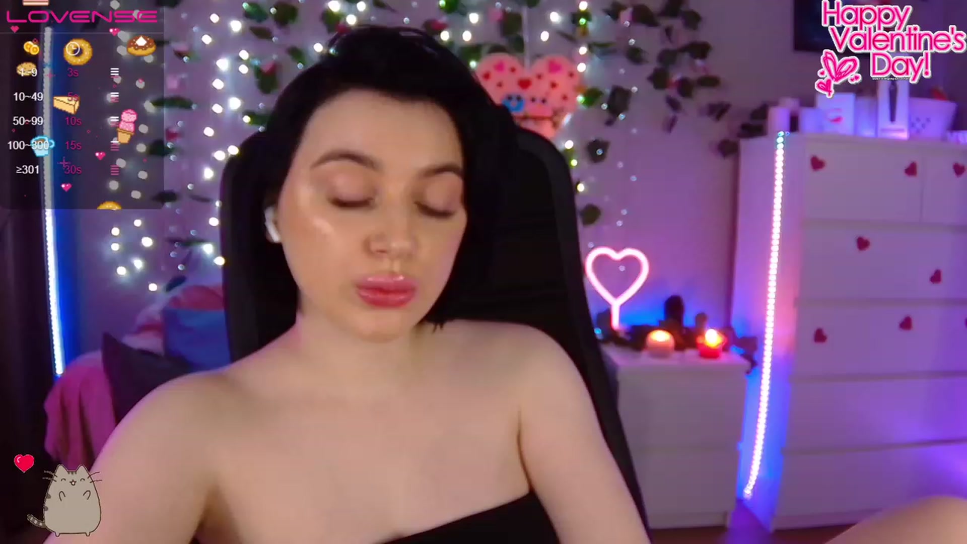 Gallery image thumbnail from SofiKittyy's myfreecams stream on, 02/13/2023, 02:05 image 15 of 20