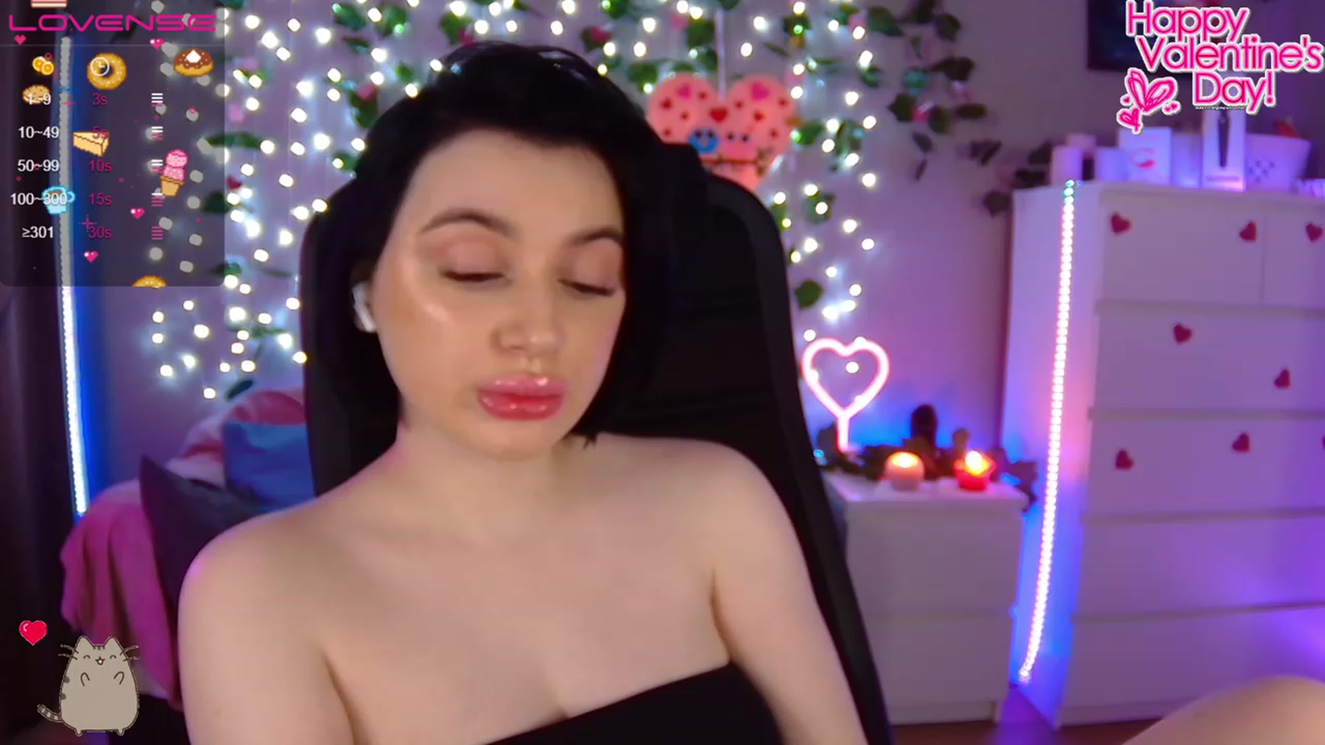 Gallery image thumbnail from SofiKittyy's myfreecams stream on, 02/13/2023, 02:05 image 6 of 20