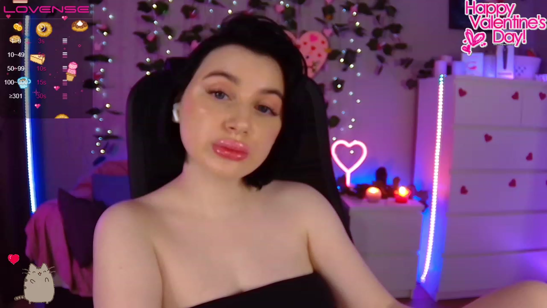 Gallery image thumbnail from SofiKittyy's myfreecams stream on, 02/13/2023, 02:05 image 4 of 20
