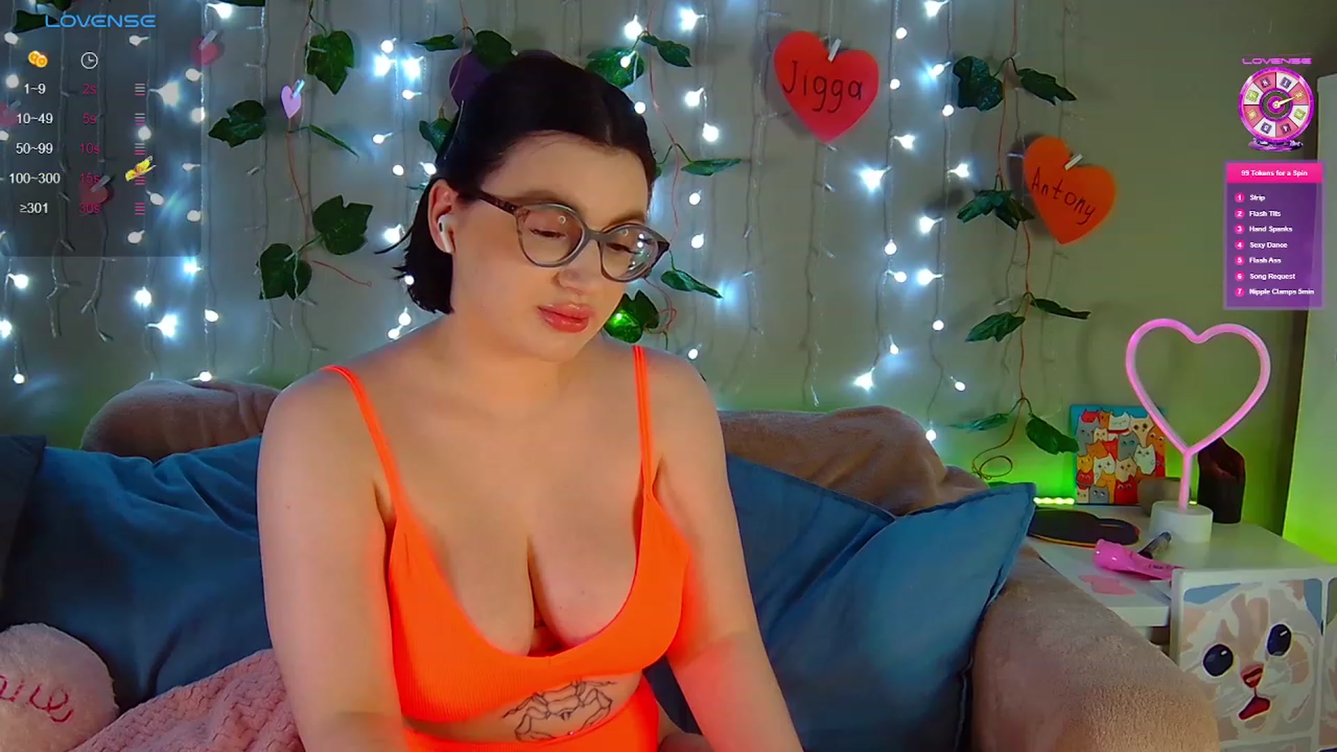 Gallery image thumbnail from SofiKittyy's myfreecams stream on, 02/12/2024, 03:18 image 5 of 20